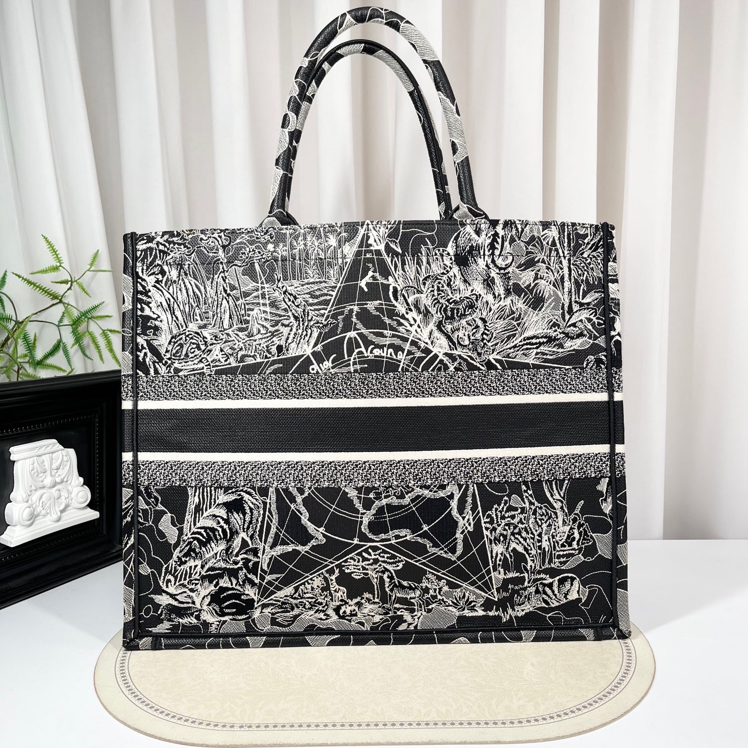 Christian Dior Book Tote Large Black Constellation