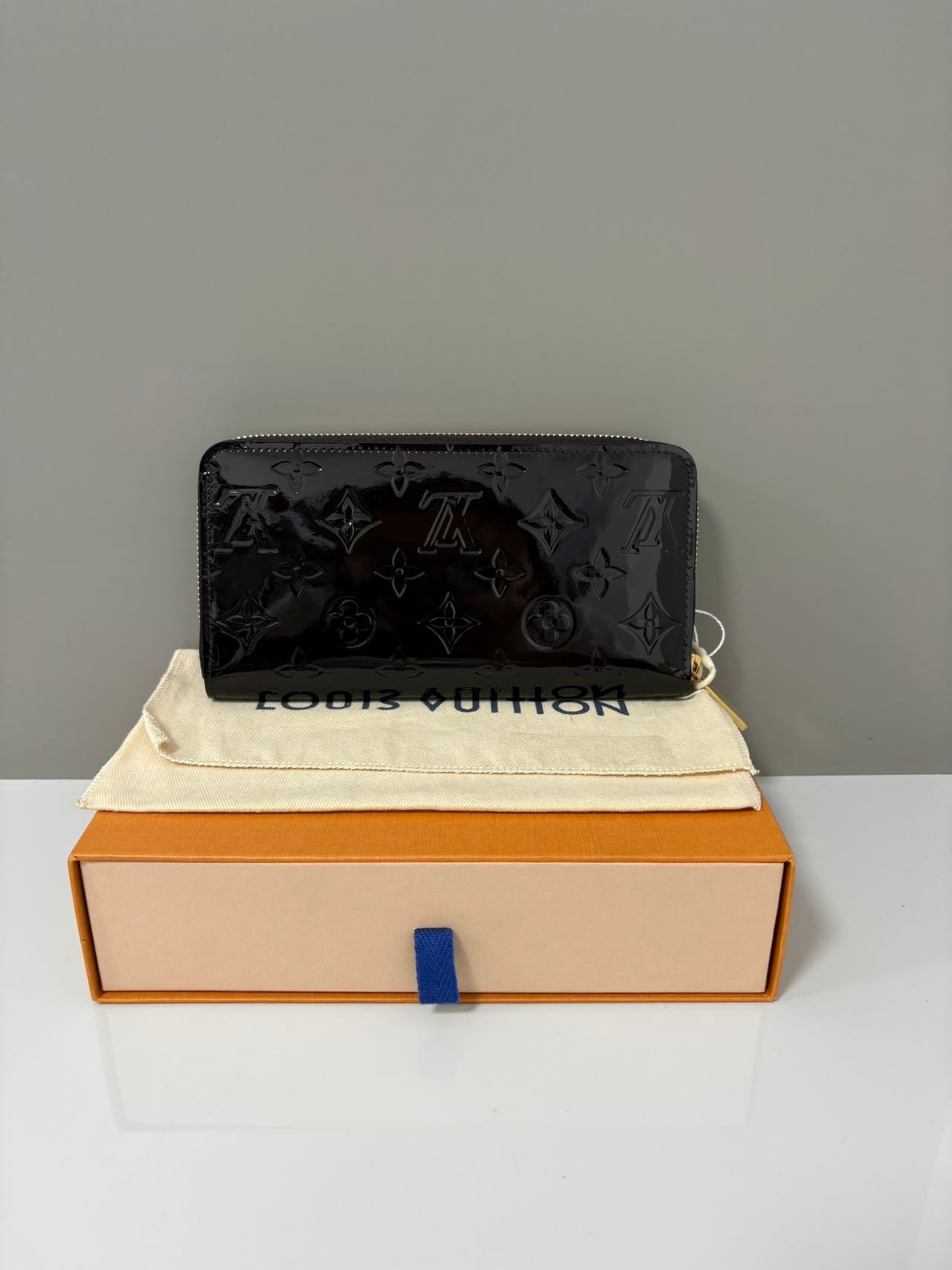 Louis Vuitton Black Monogram Vernis Zippy Wallet