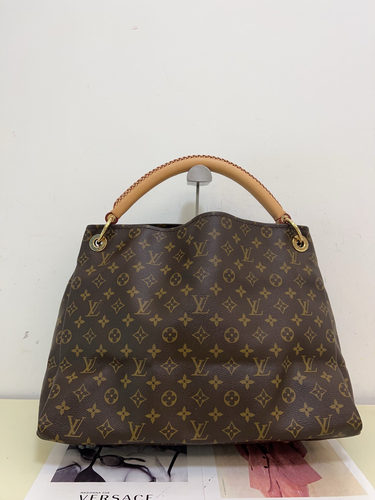 Louis Vuitton Monogram Artsy MM