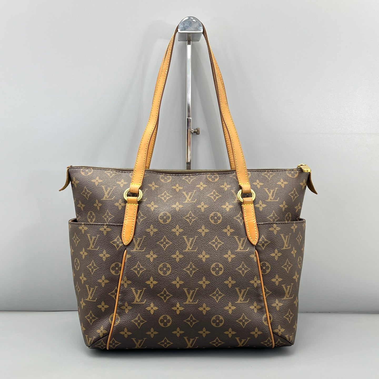 Louis Vuitton Monogram Totally MM
