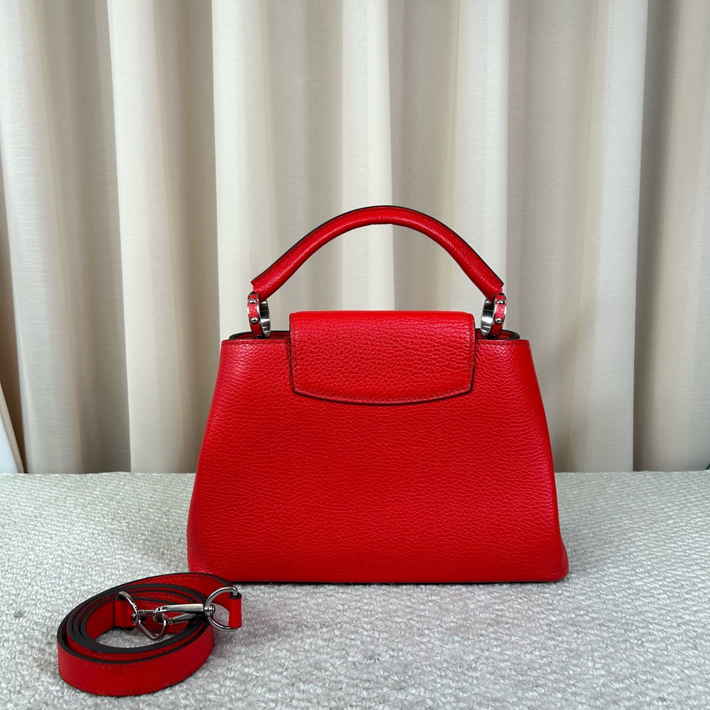 LV Louis Vuitton Capucines Red Grained Calfskin Tote Bag
