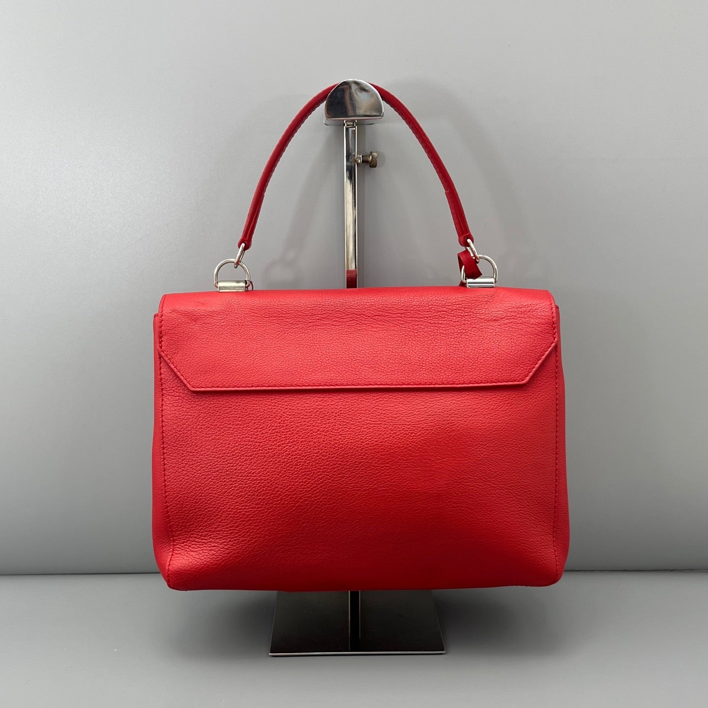 Louis Vuitton Lockme II Red