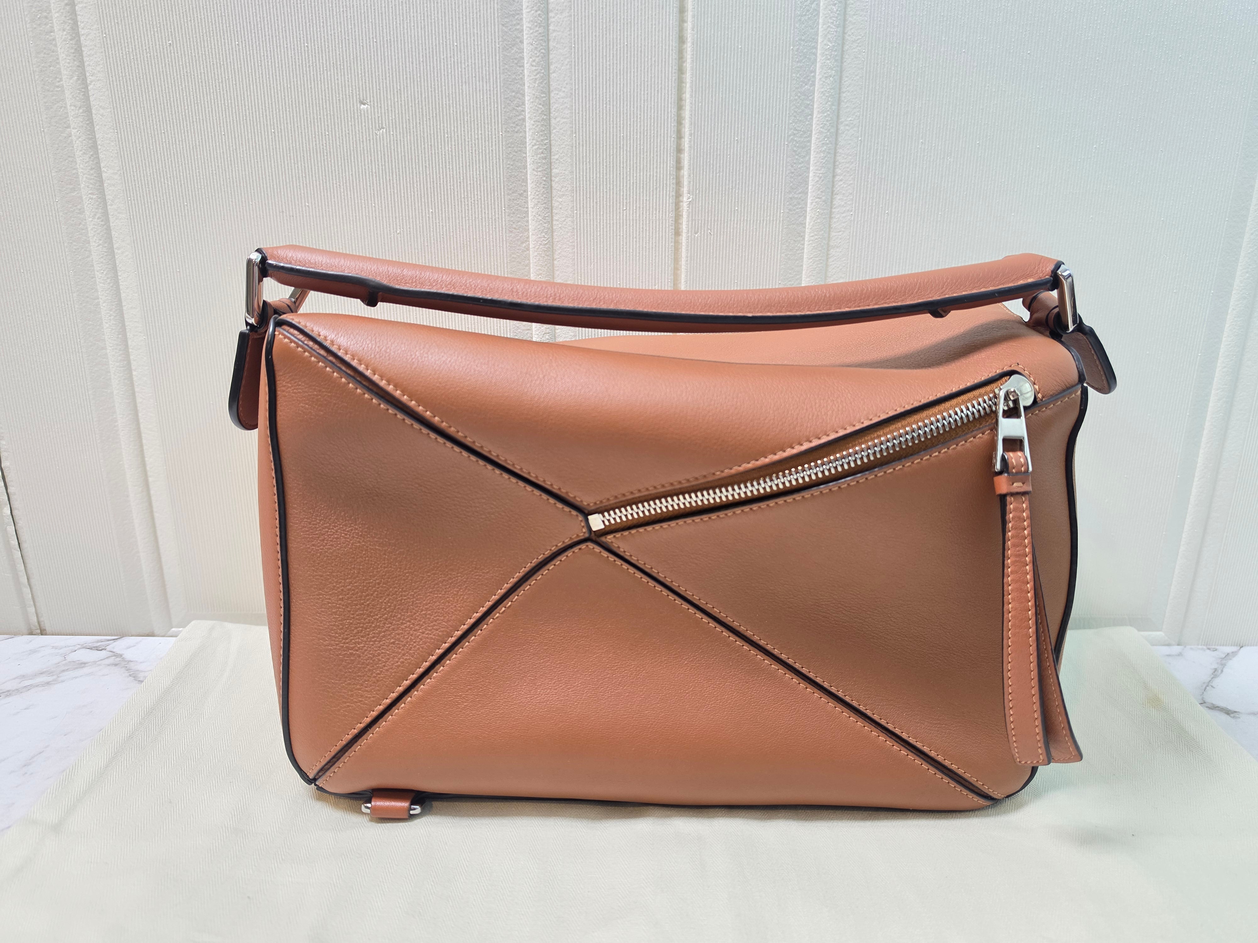 Loewe Puzzle Medium Tan