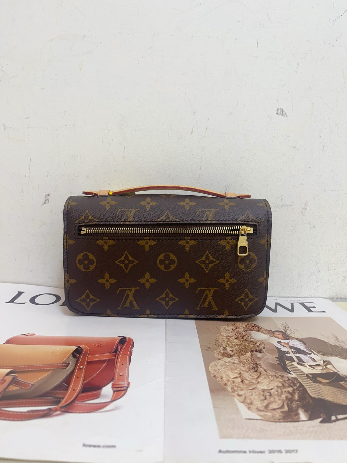 Louis Vuitton Pochette Métis East West