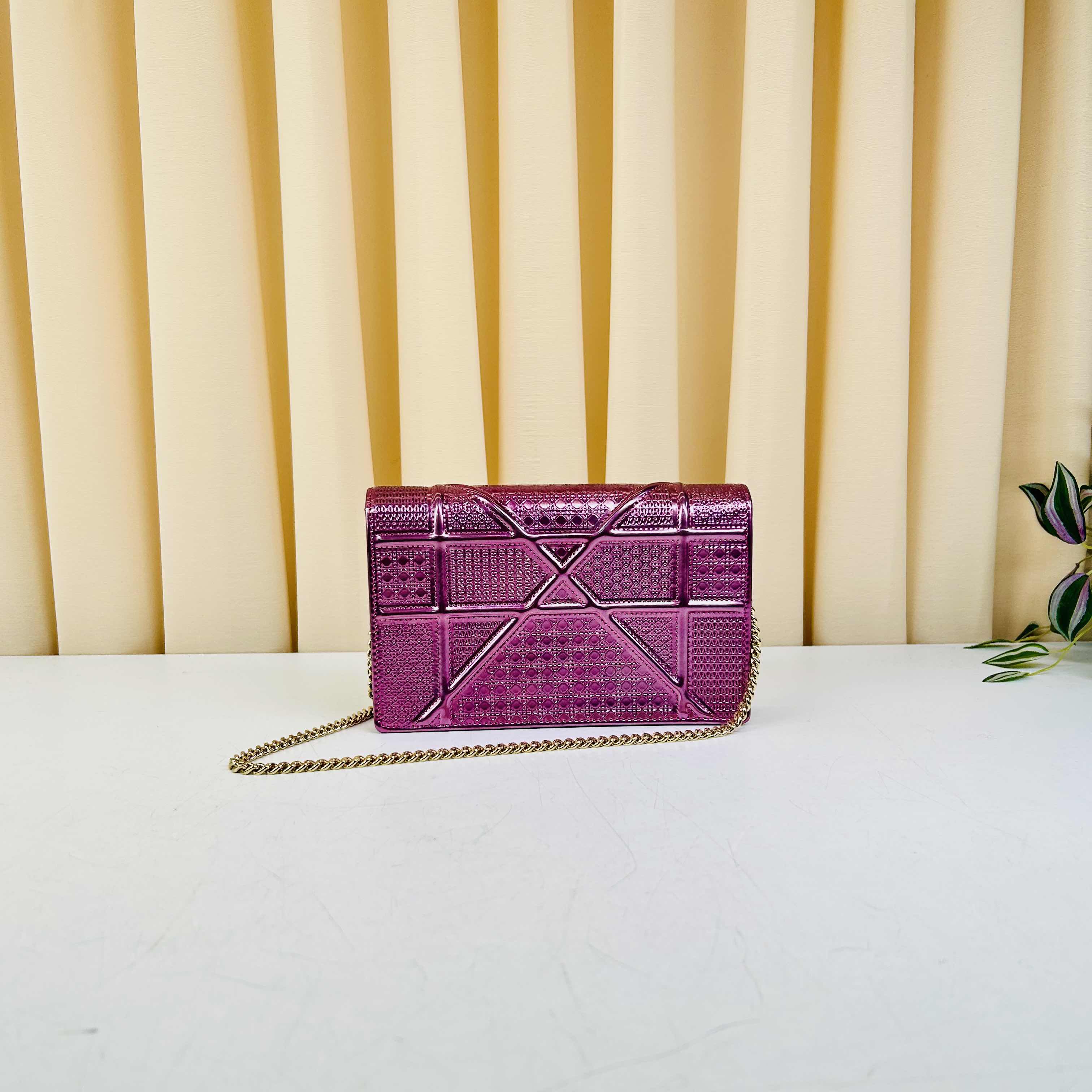 Dior Diorama Wallet on Chain