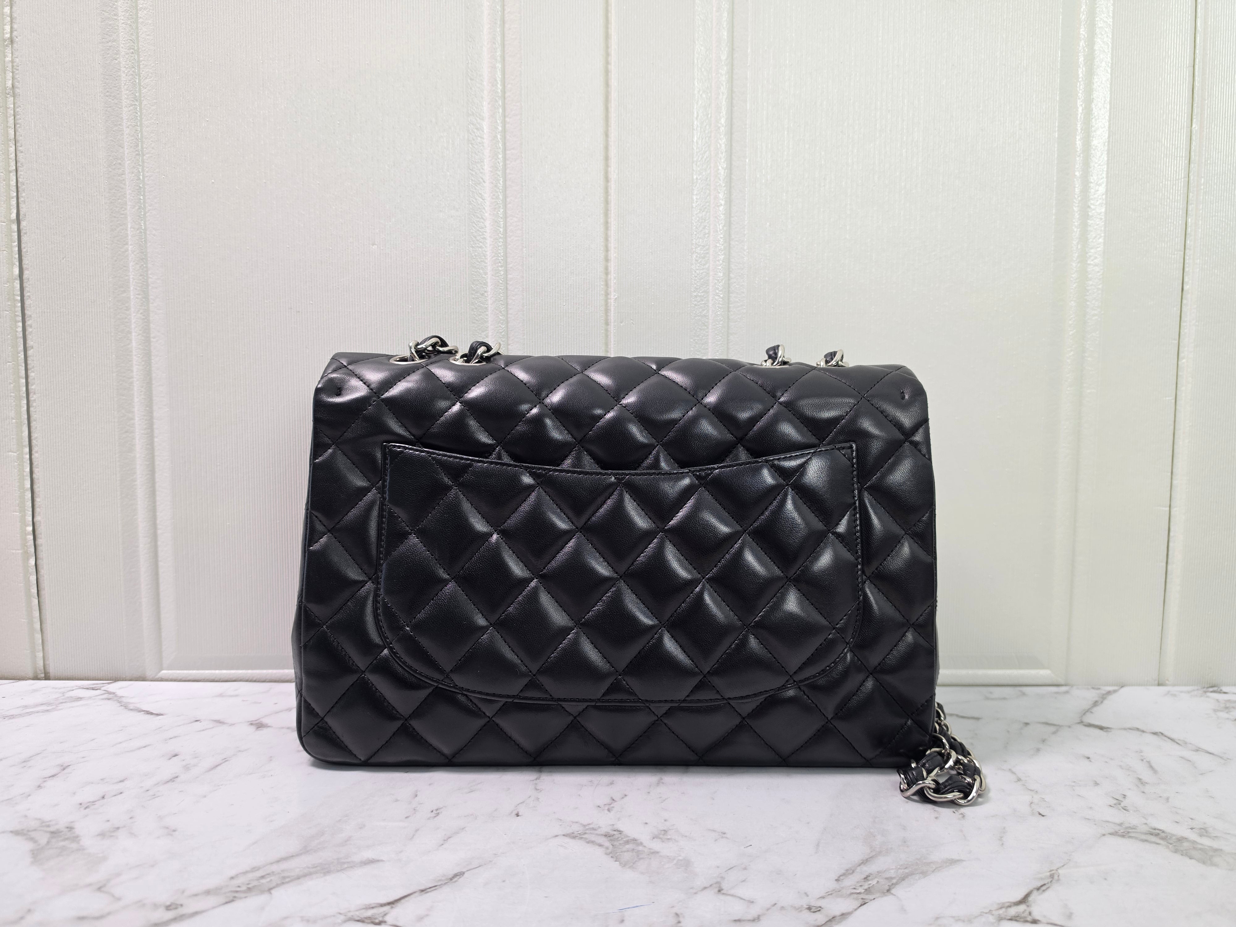 Chanel Classic Flap Jumbo