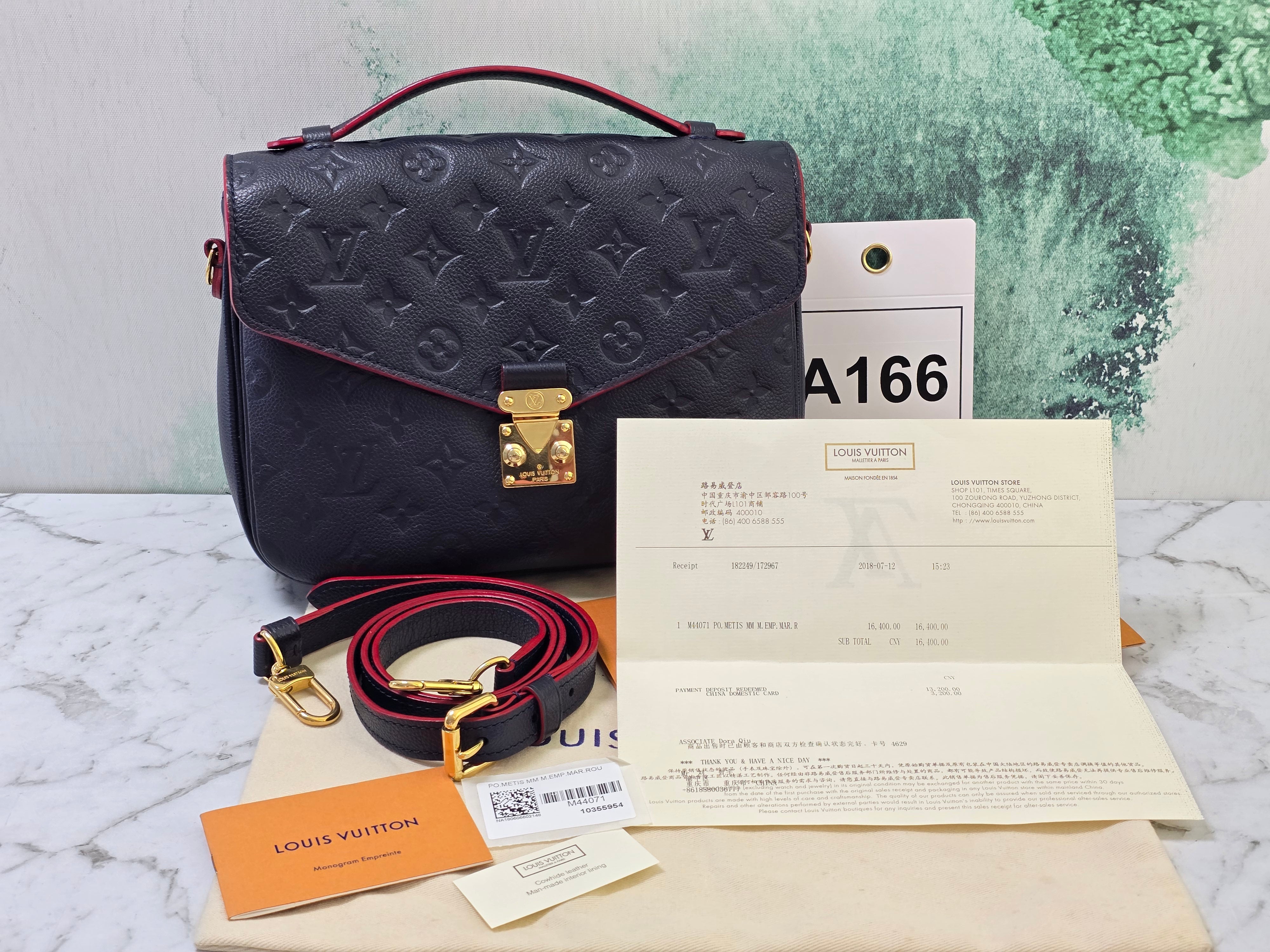 Louis Vuitton Pochette Métis Navy