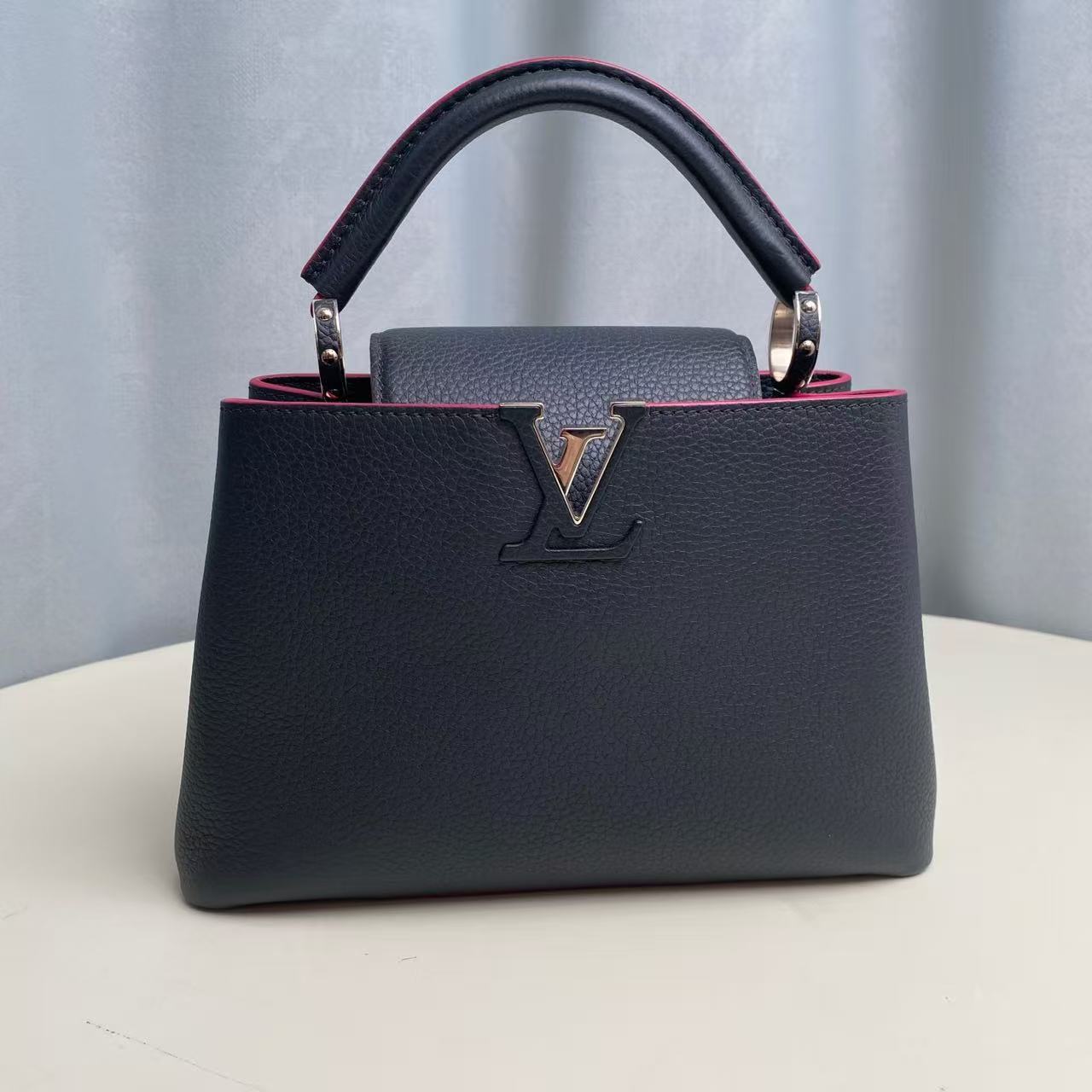 Louis Vuitton Capucines BB Black