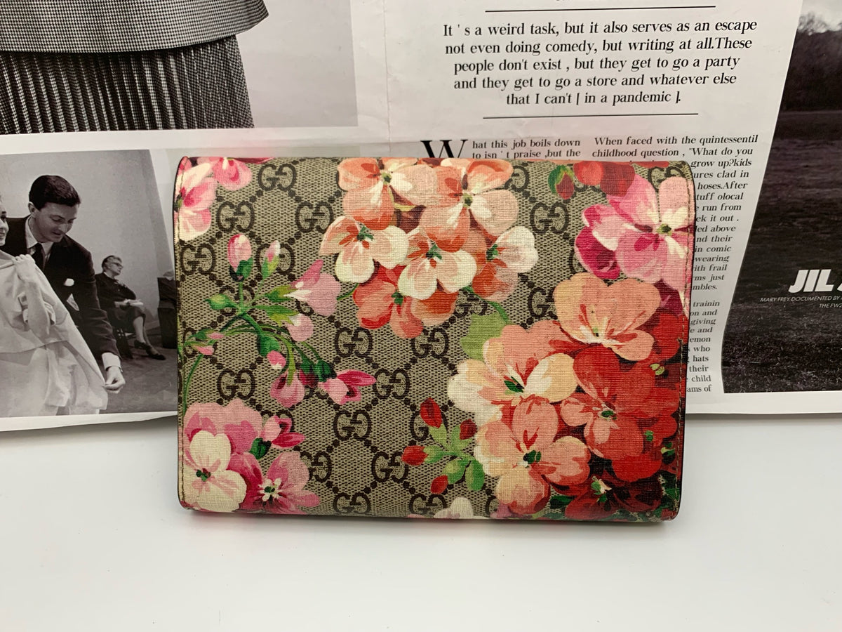 Gucci Dionysus Blooms GG Supreme Chain Walle