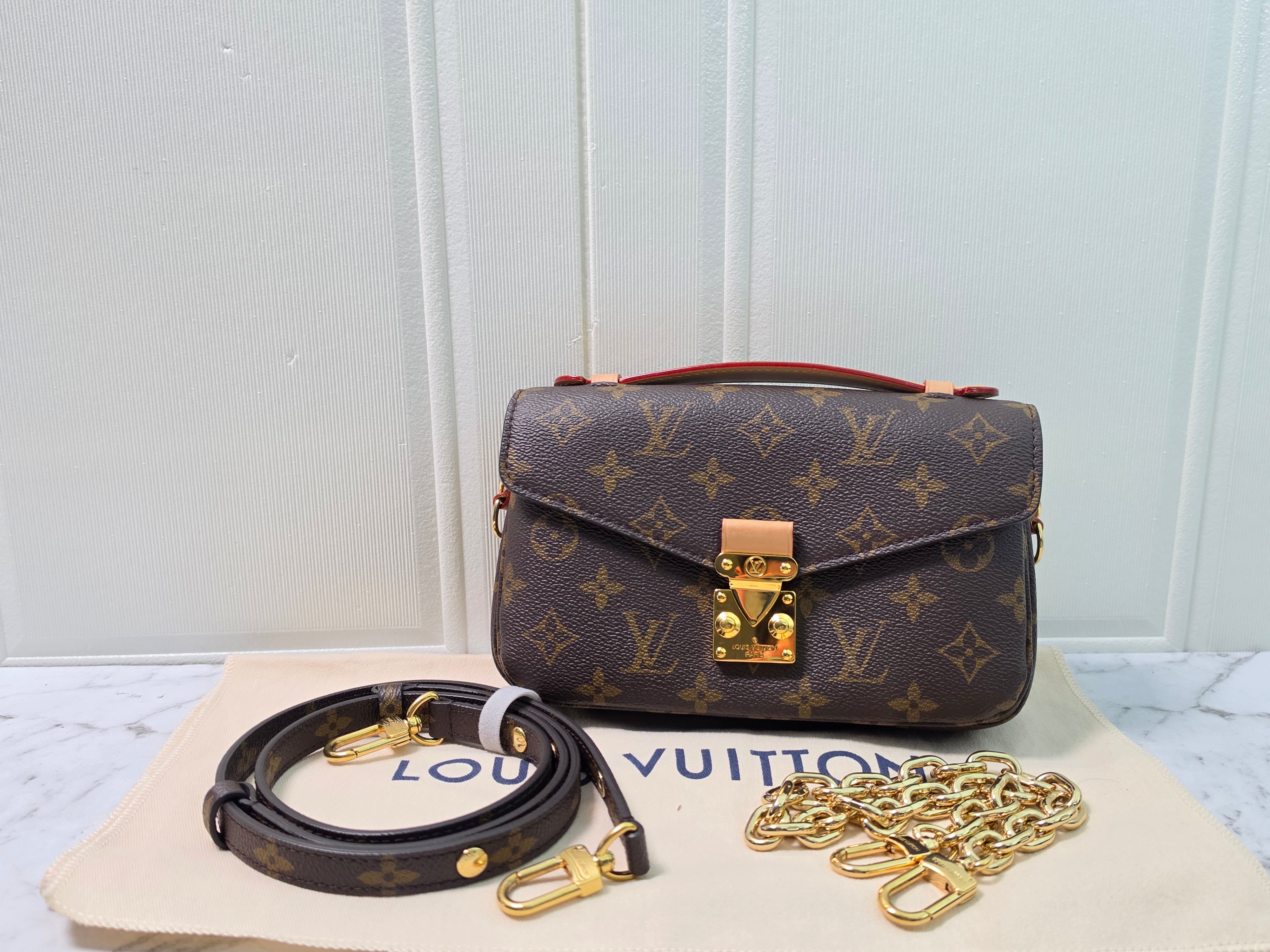 Louis Vuitton Pochette Metis East West