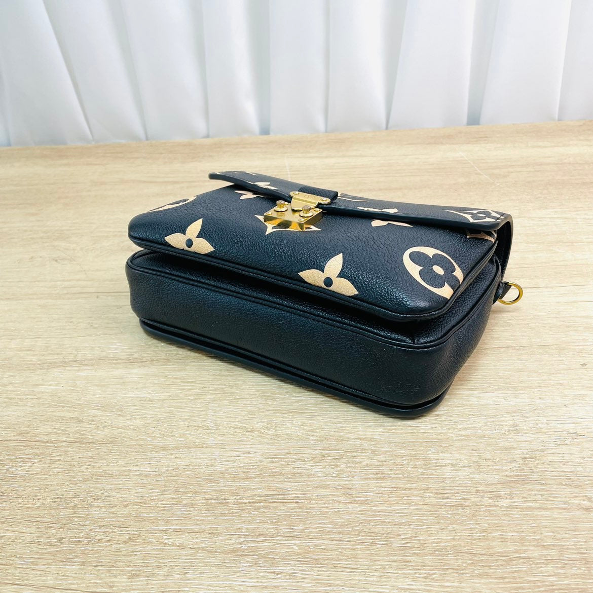 Louis Vuitton Pochette Métis