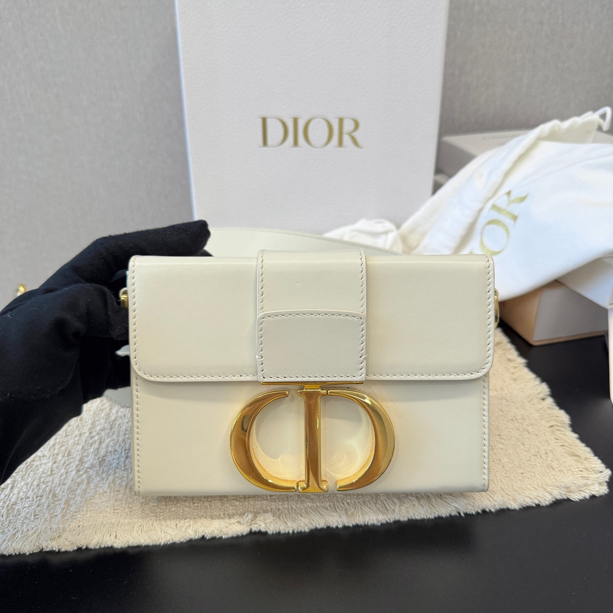 Dior 30 Montaigne White Mini