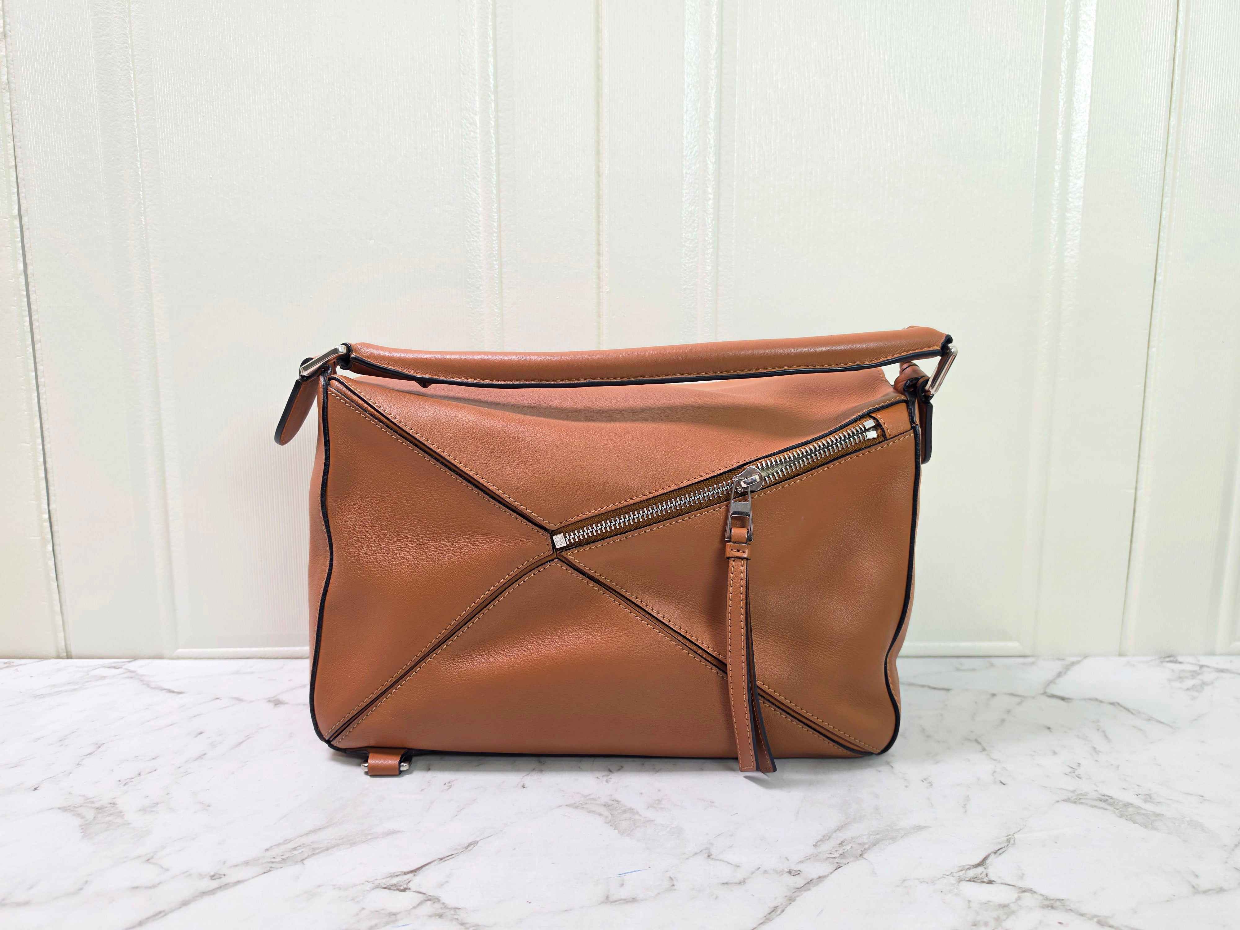 Loewe Puzzle Medium Tan