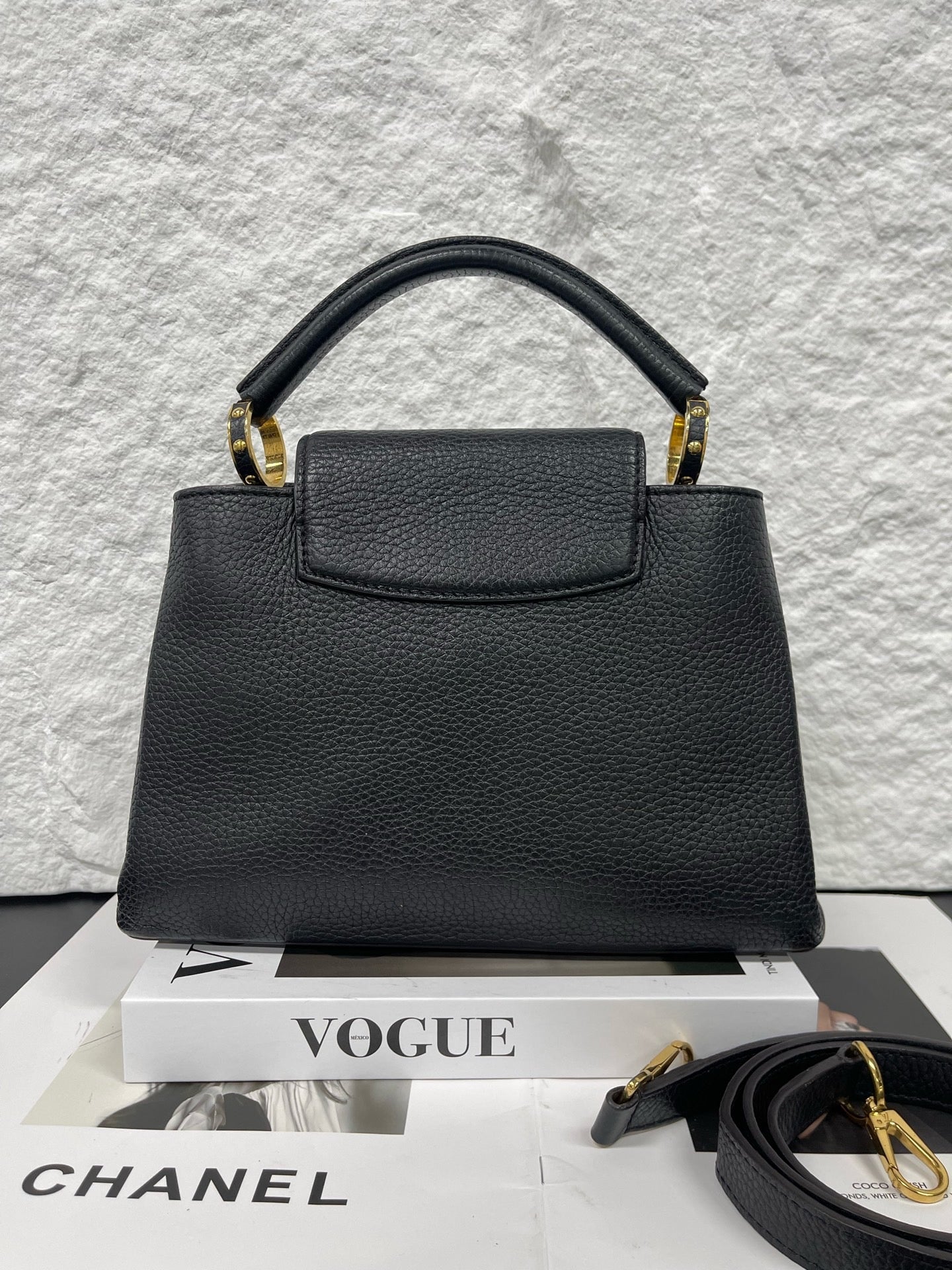 Louis Vuitton Capucines BB Black