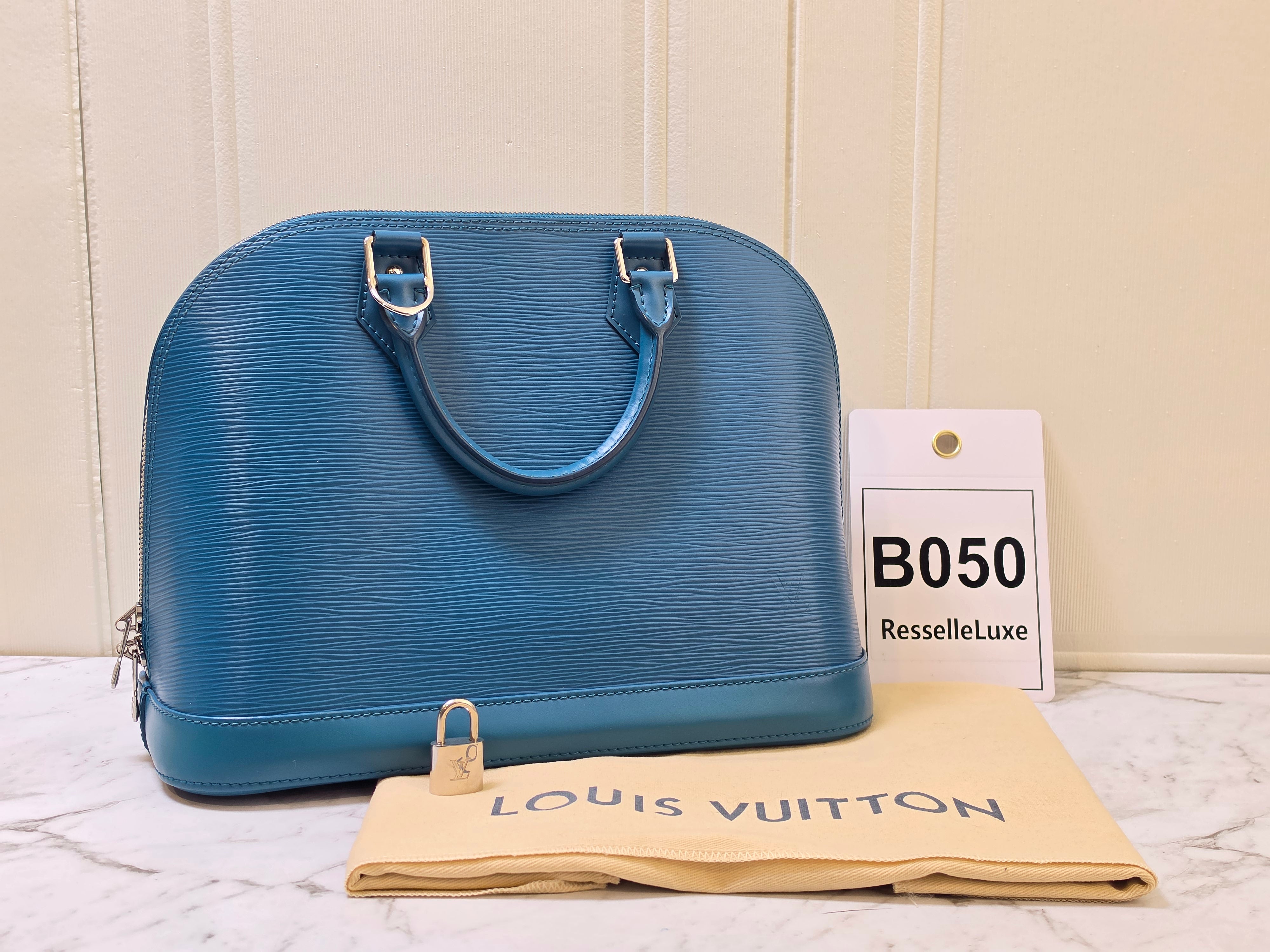 Louis Vuitton Alma PM Epi Leather