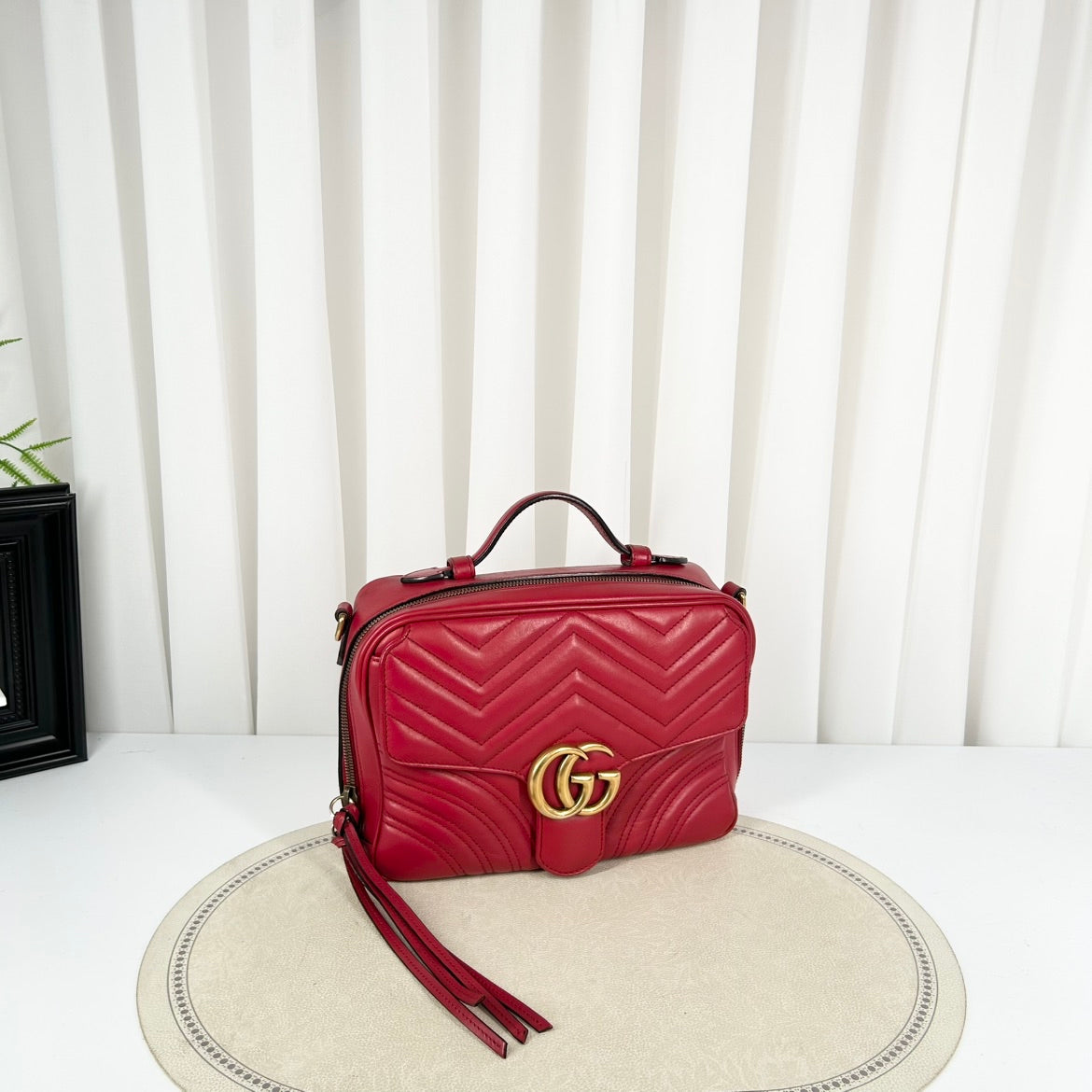 Gucci GG Marmont Messenger Bag