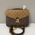 Louis Vuitton Pochette Métis Reverse Monogram