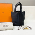 Hermès Picnic Lock 22, Black Togo Leather