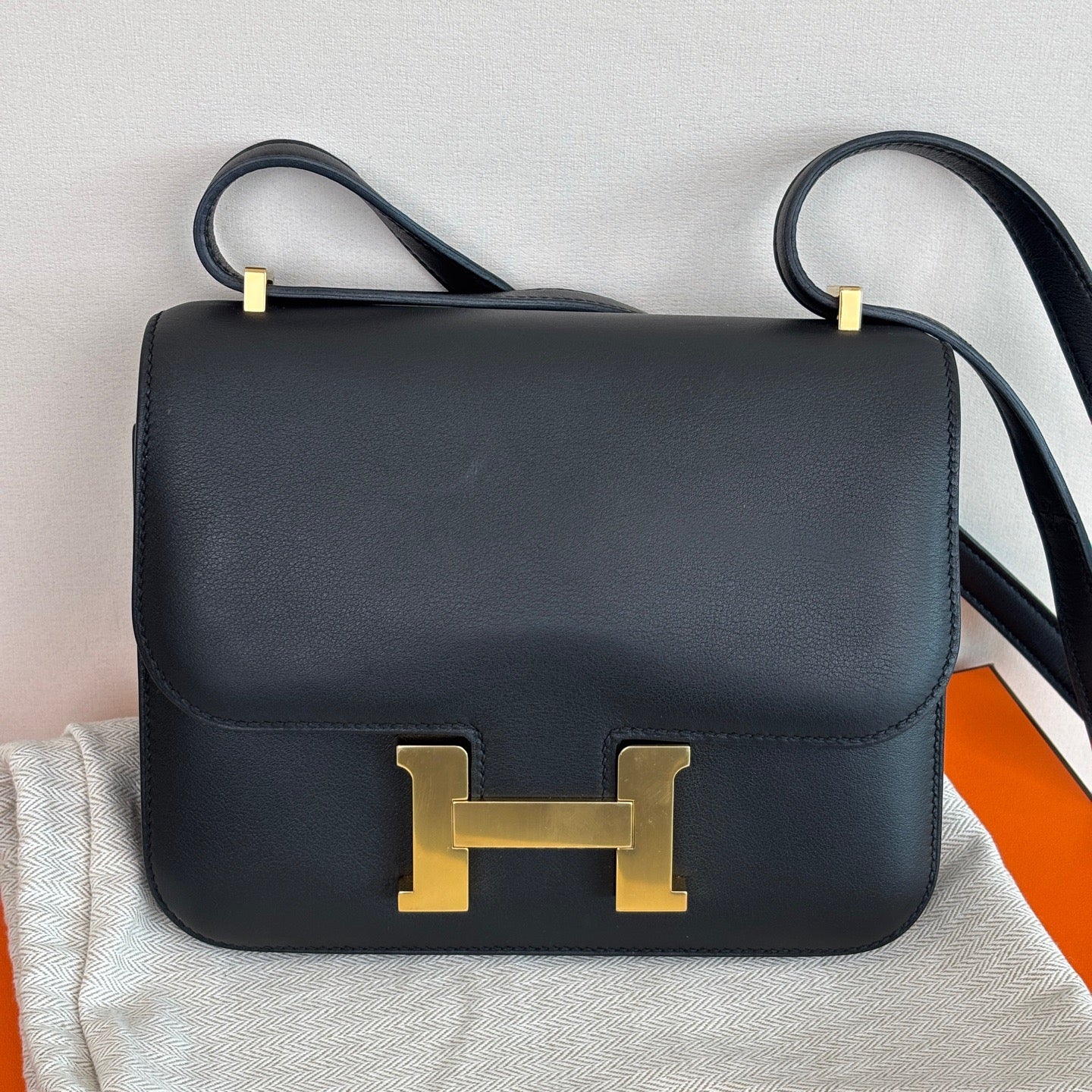 Hermes Constance 19 Black