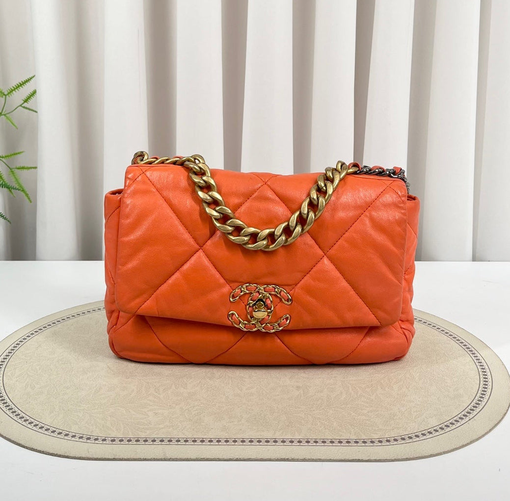 CHANEL 19Bag
