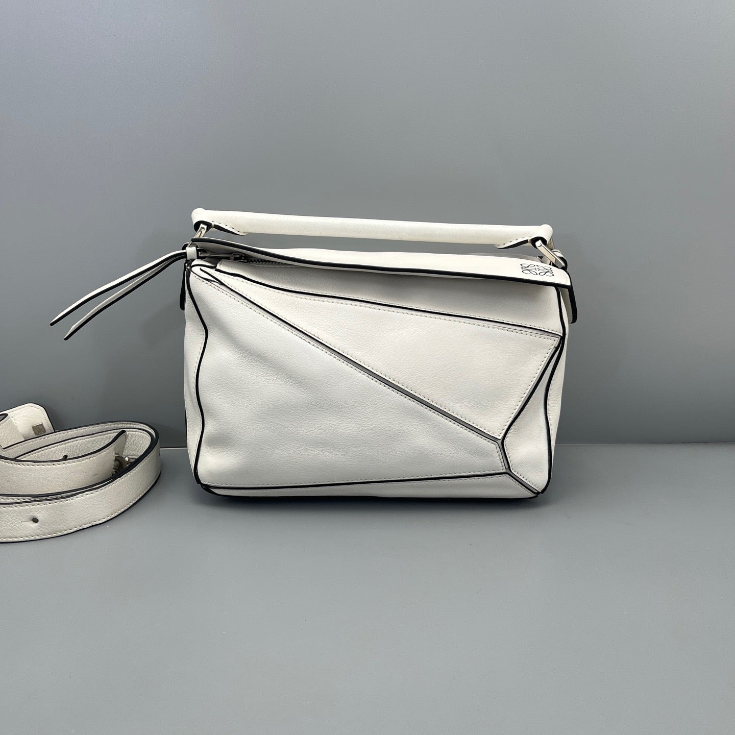 Loewe Puzzle Small White – ResselleLuxe