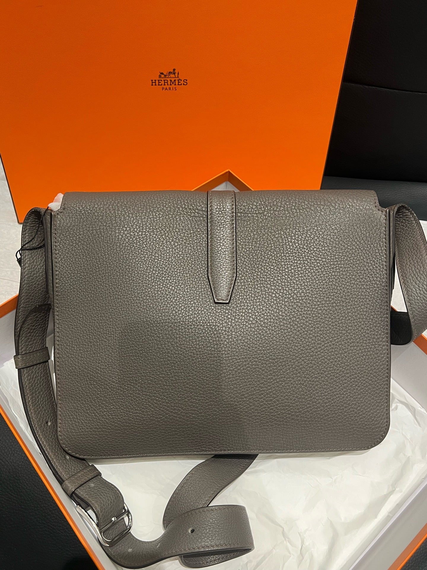 Hermès Steve Light