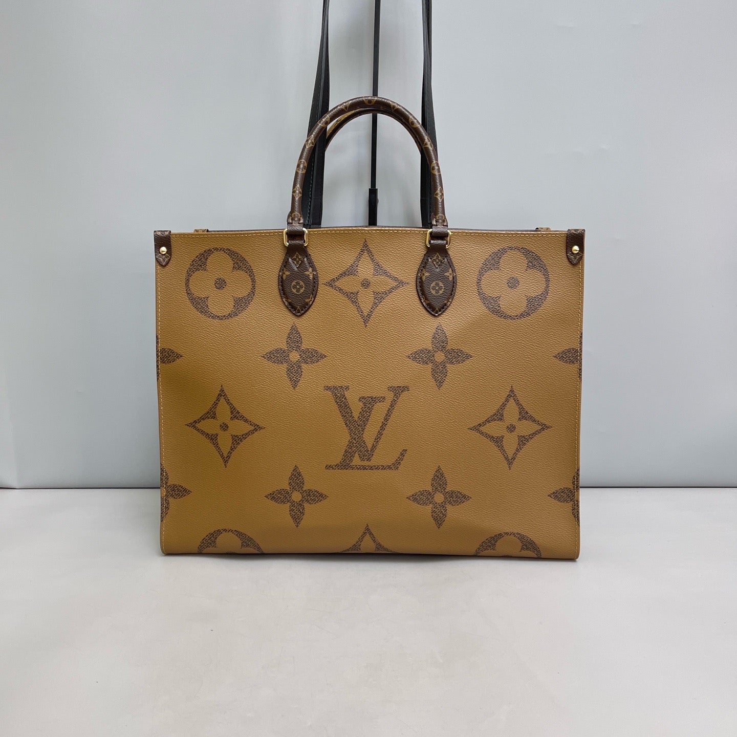 Louis Vuitton GM OnTheGo Giant Two-Tone Monogram Canvas