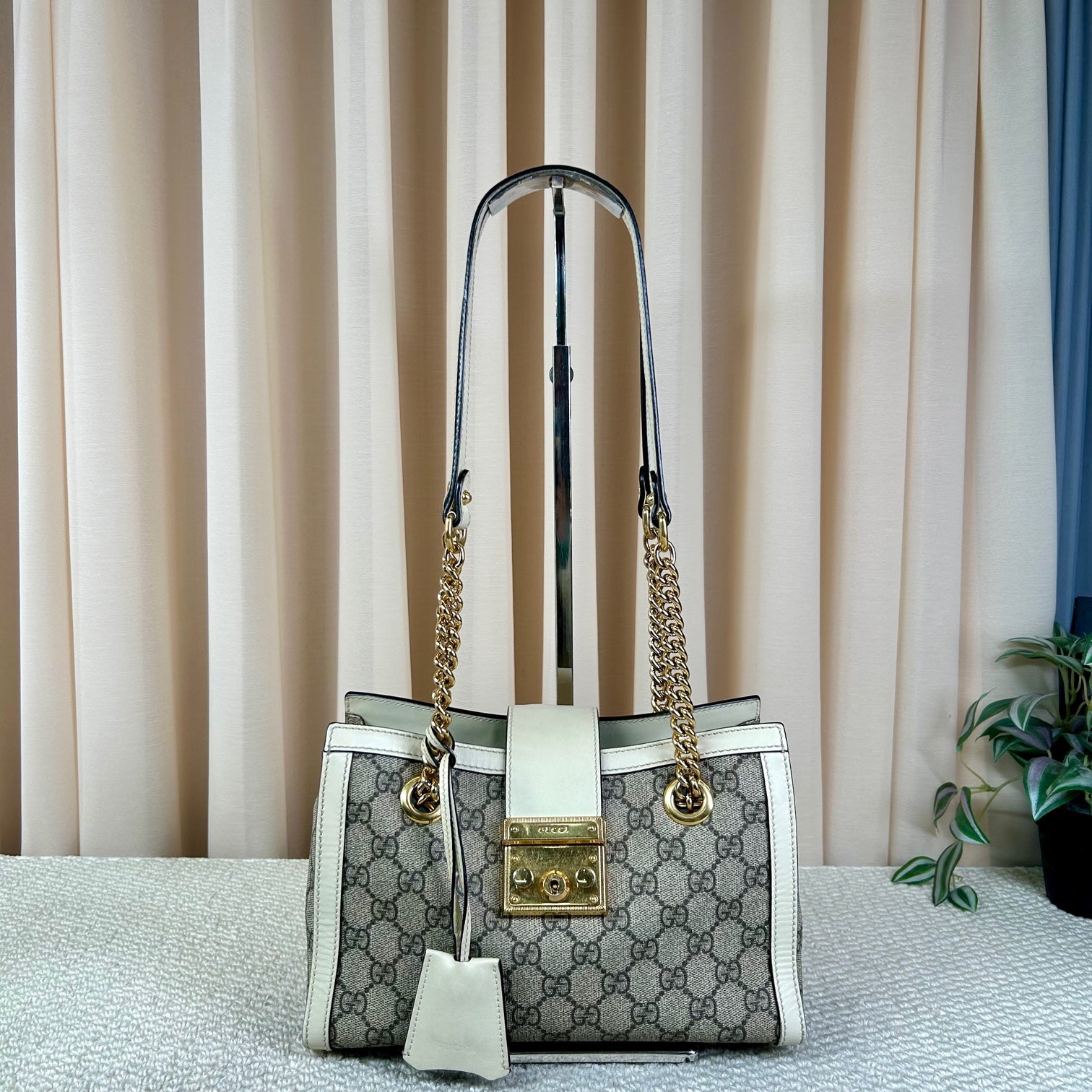 Gucci GG Supreme Padlock Chain Shoulder Bag