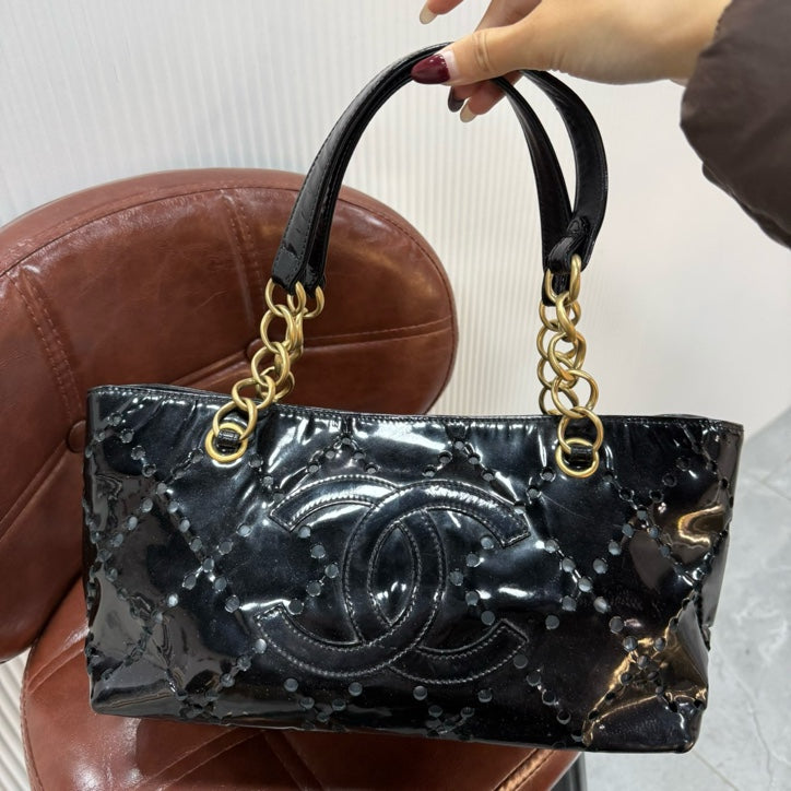 CHANEL Tote Chain Bag