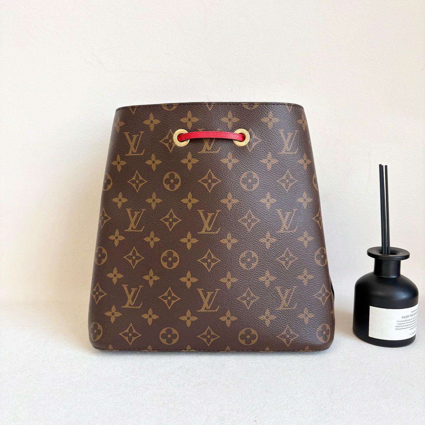 Louis Vuitton NeoNoe MM