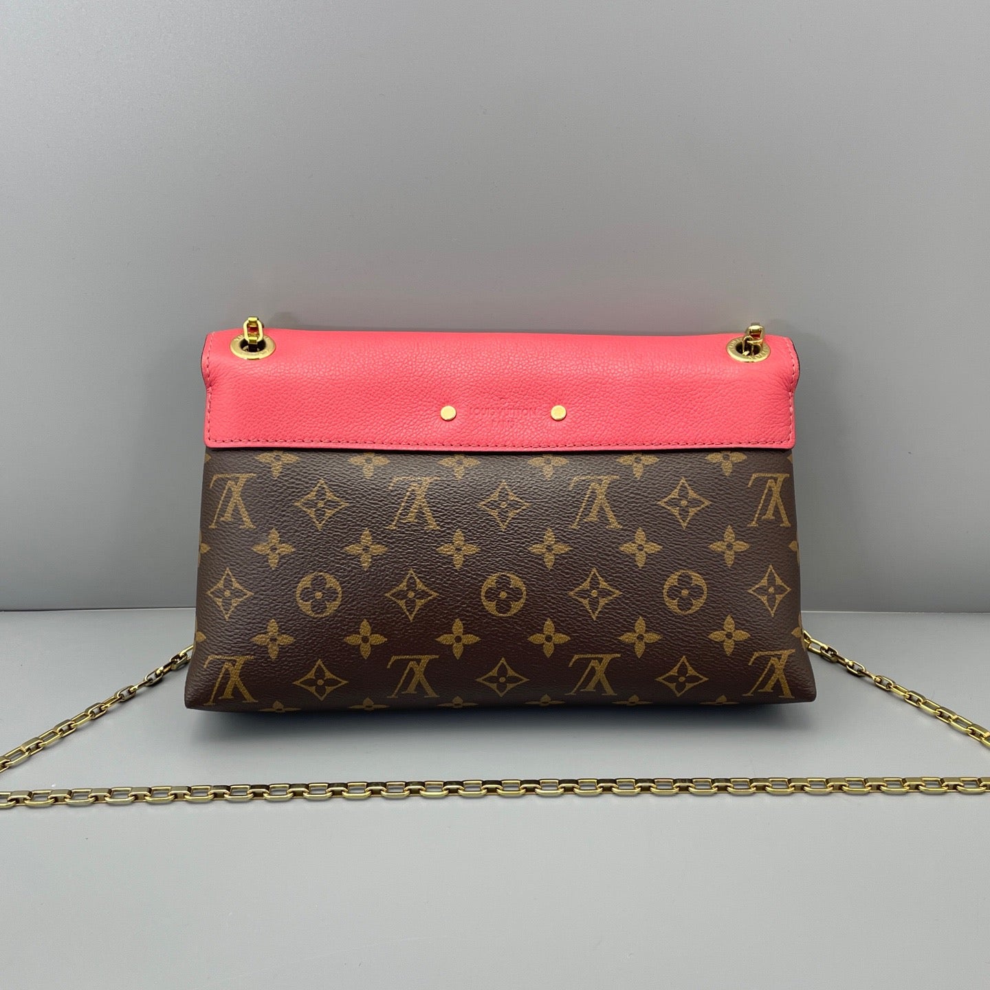 Louis Vuitton Pallas Chain Pink