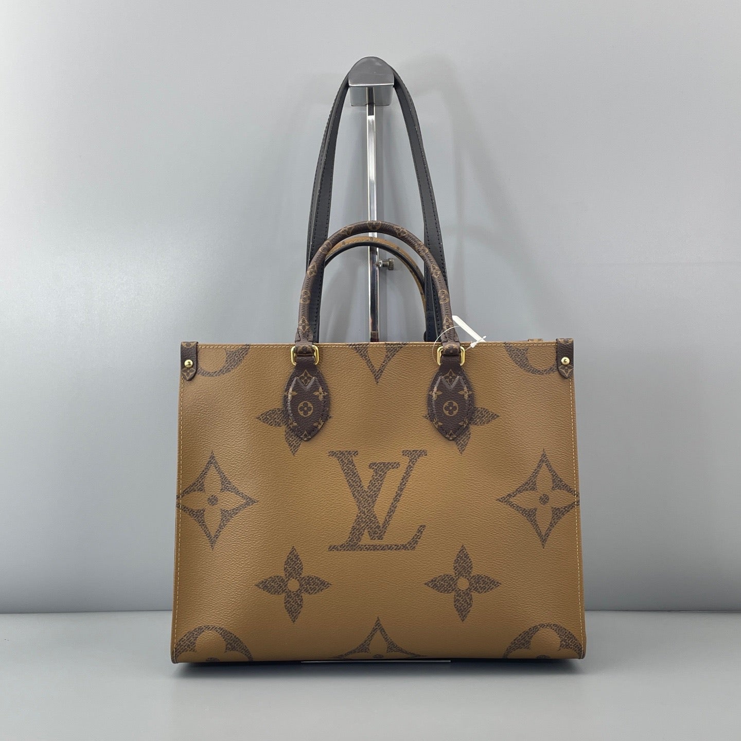 Louis Vuitton OnTheGo MM