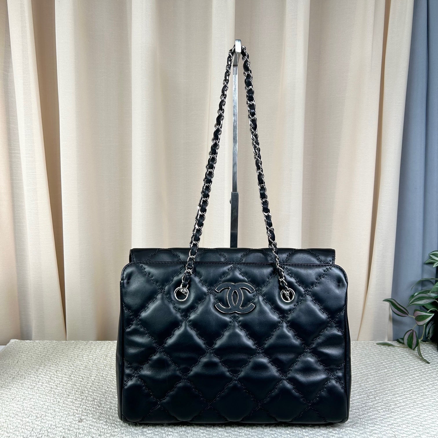 CHANEL Black Quilted Chain Tote Bag