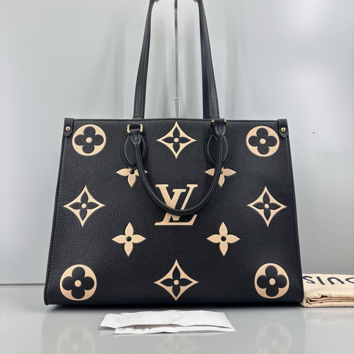 Louis Vuitton OnTheGo MM Bicolor Empreinte