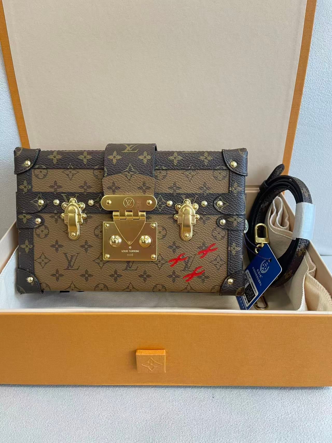 Louis Vuitton Petite Malle