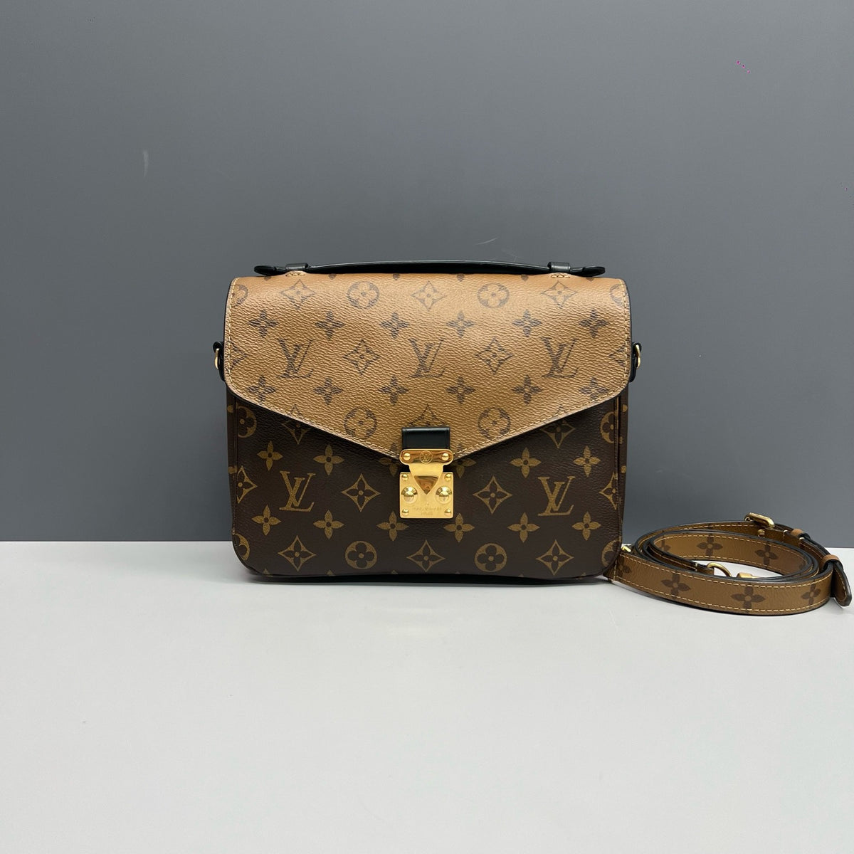 Louis Vuitton Pochette Metis