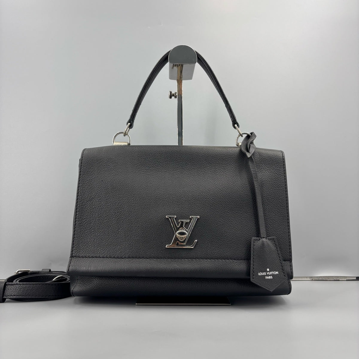 Louis Vuitton Lockme II Black