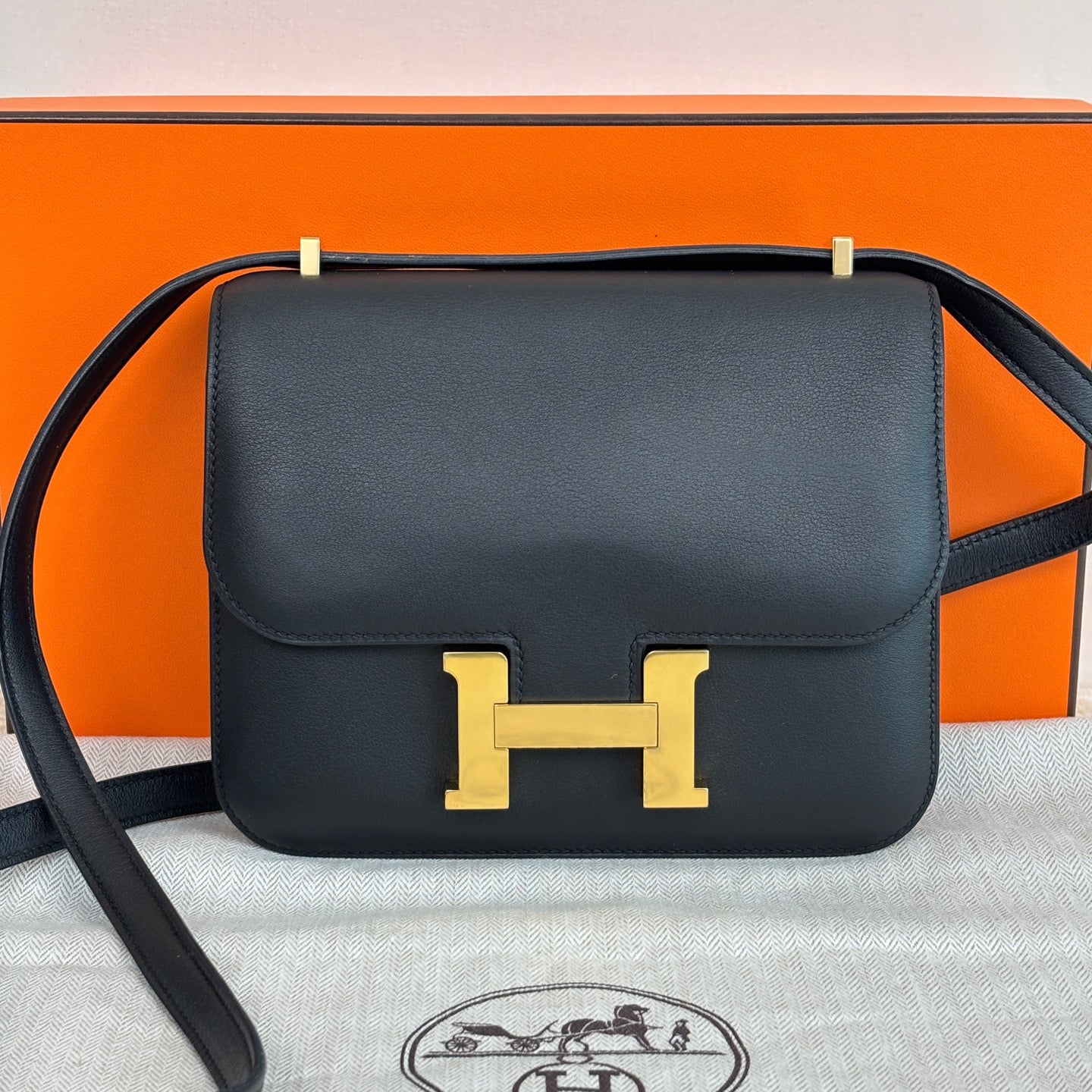 Hermes Constance 19 Black