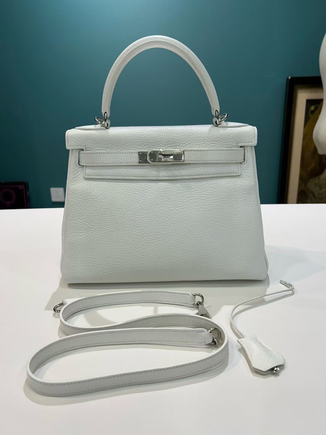 Hermès Kelly 28 White Togo