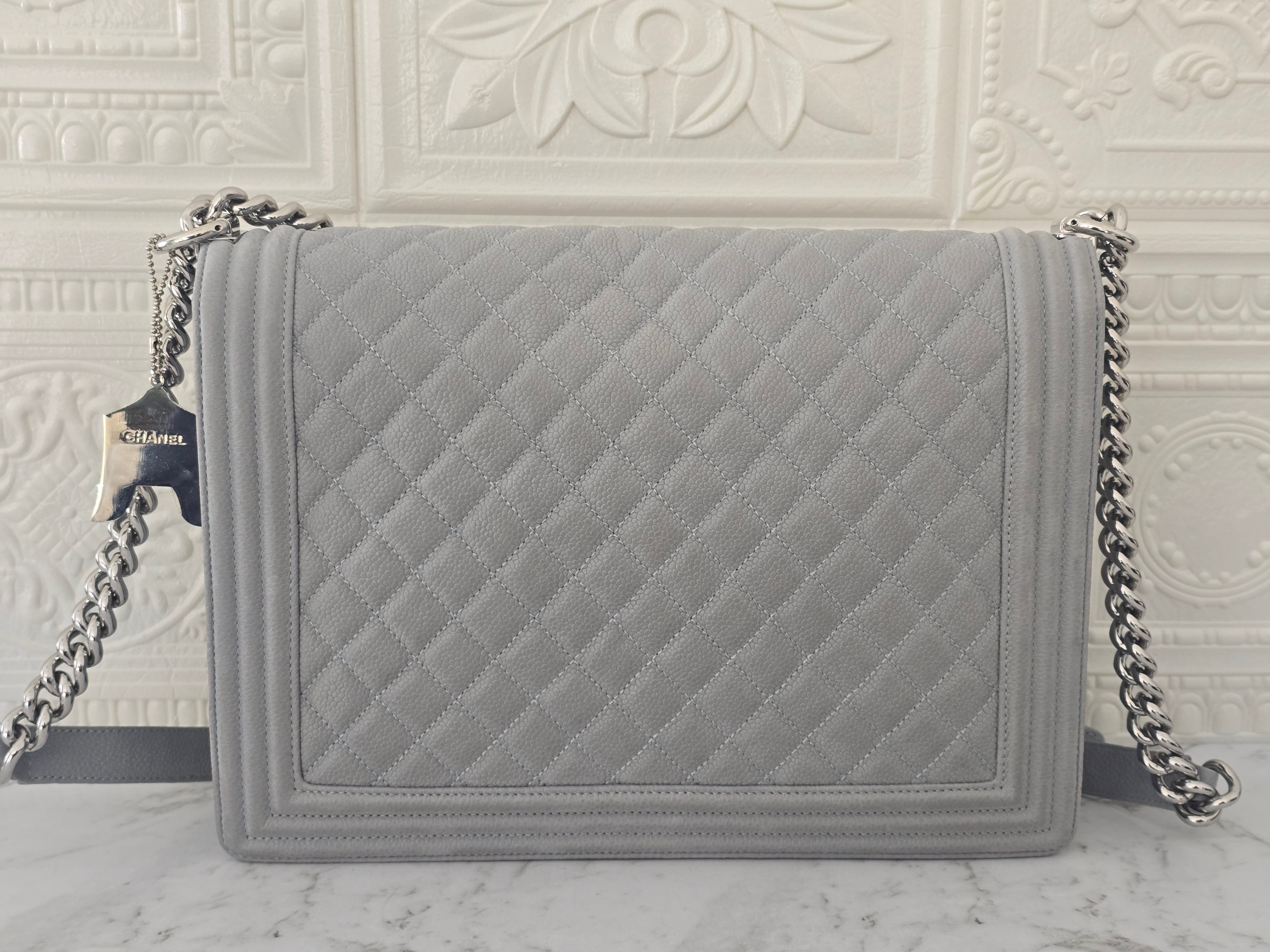 Chanel Boy Maxi 30cm
