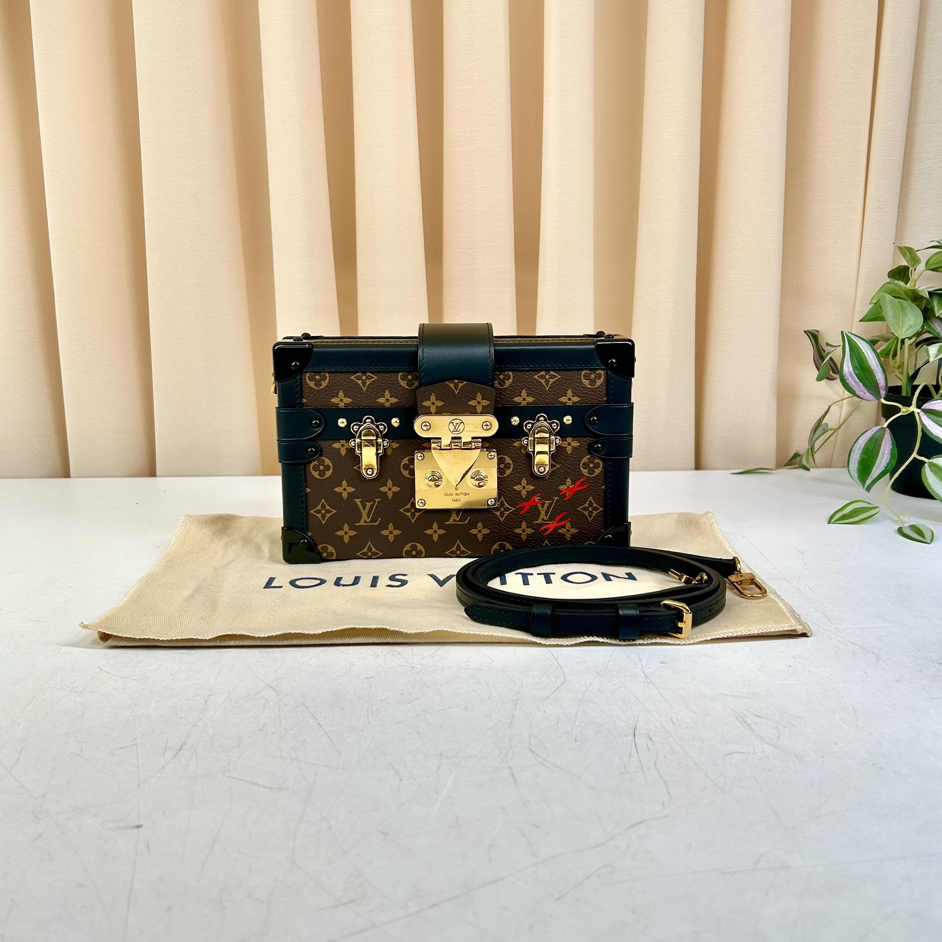 Louis Vuitton Petite Malle