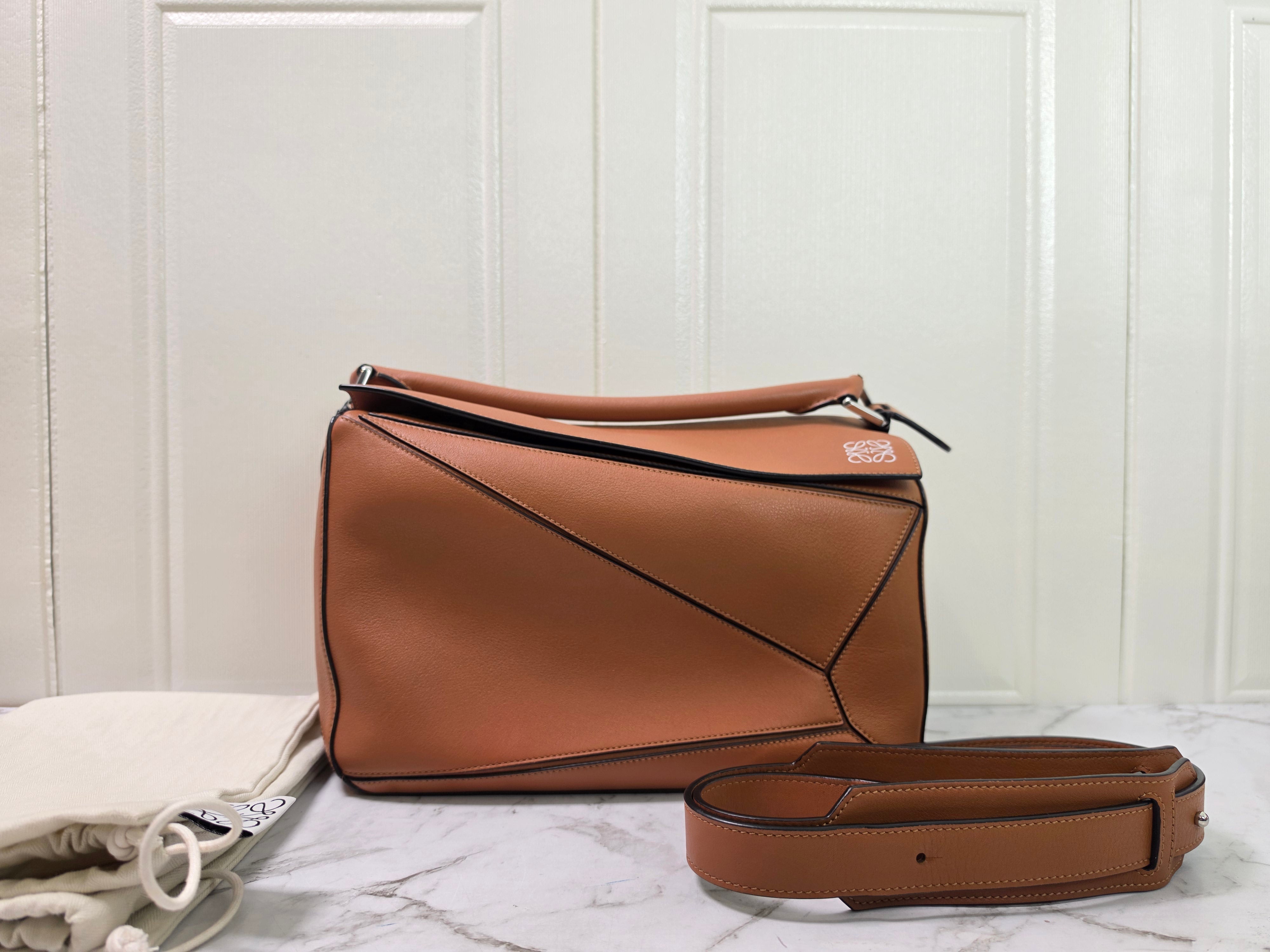 Loewe Puzzle Medium Tan