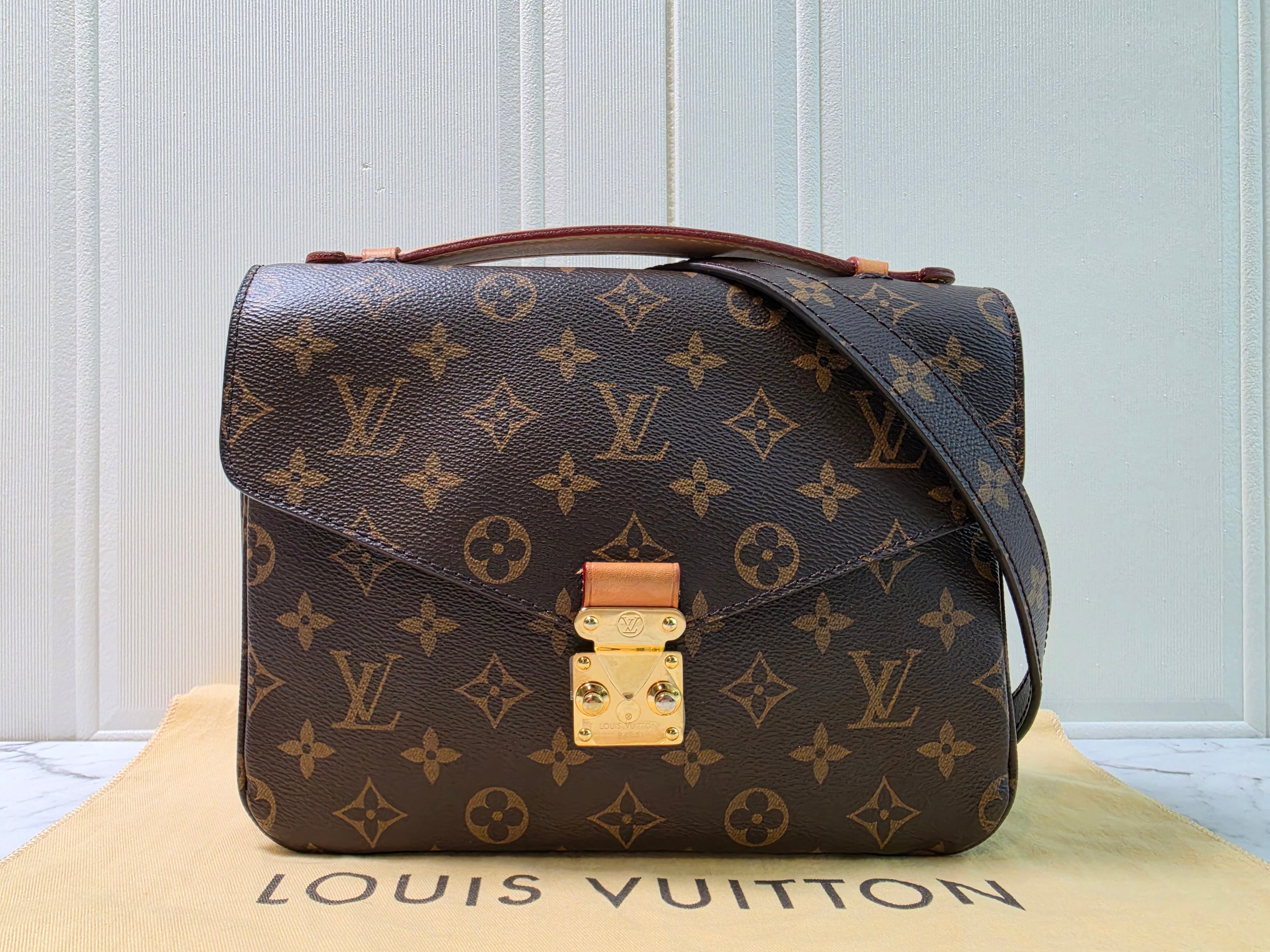 Louis Vuitton Pochette Métis Monogram