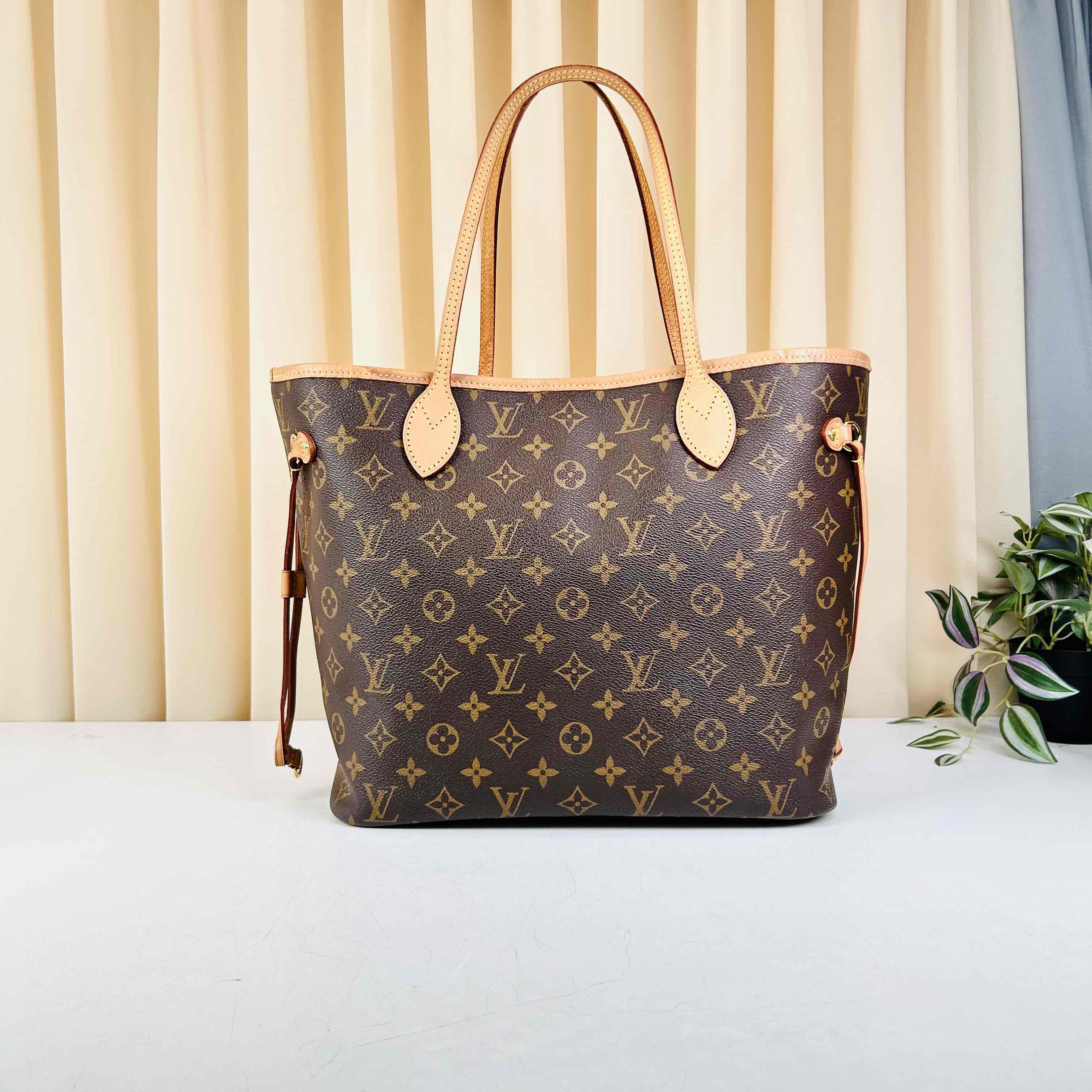 Louis Vuitton Neverfull MM Monogram
