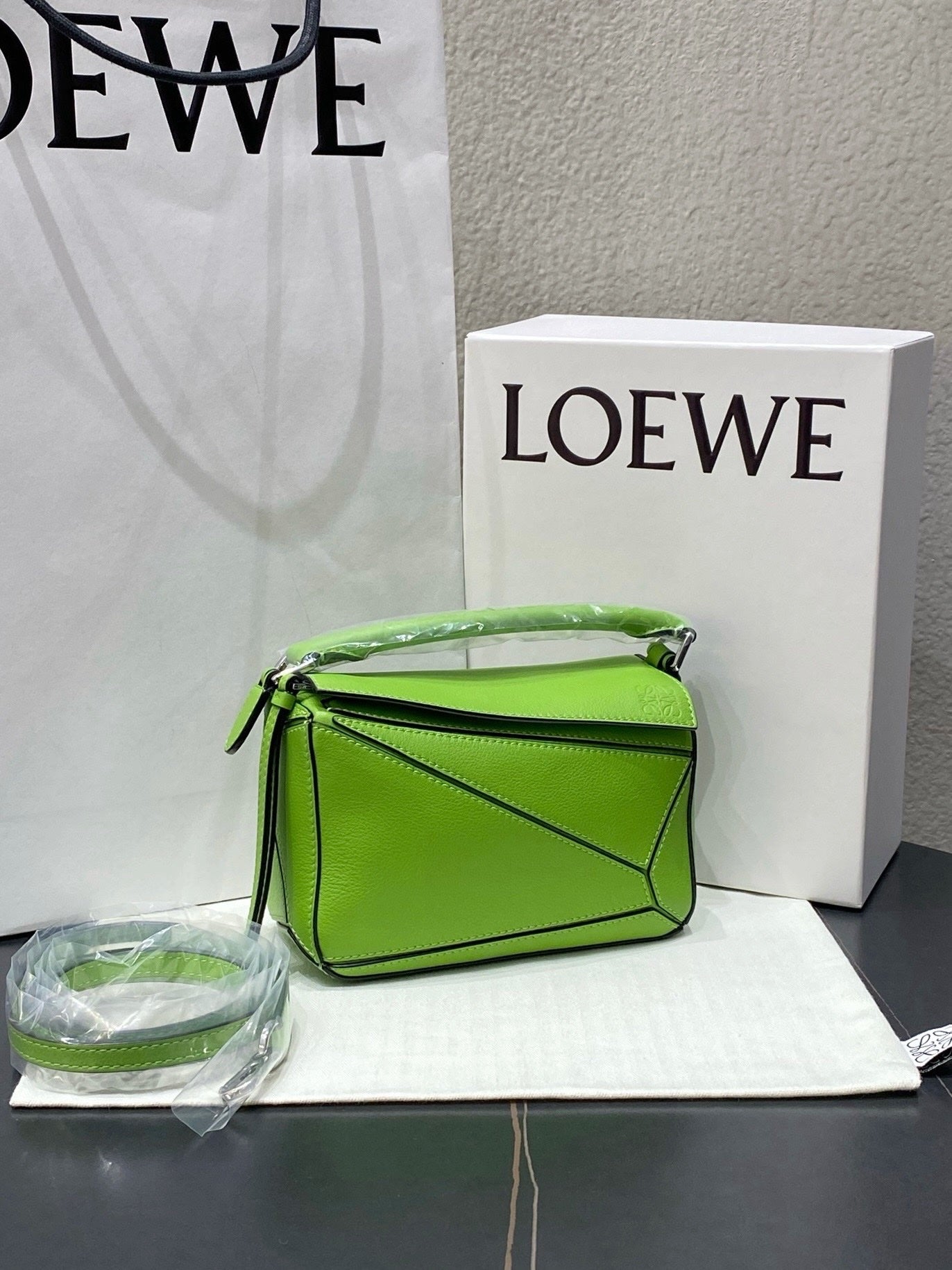 Loewe Puzzle Bag Mini – Lime Green