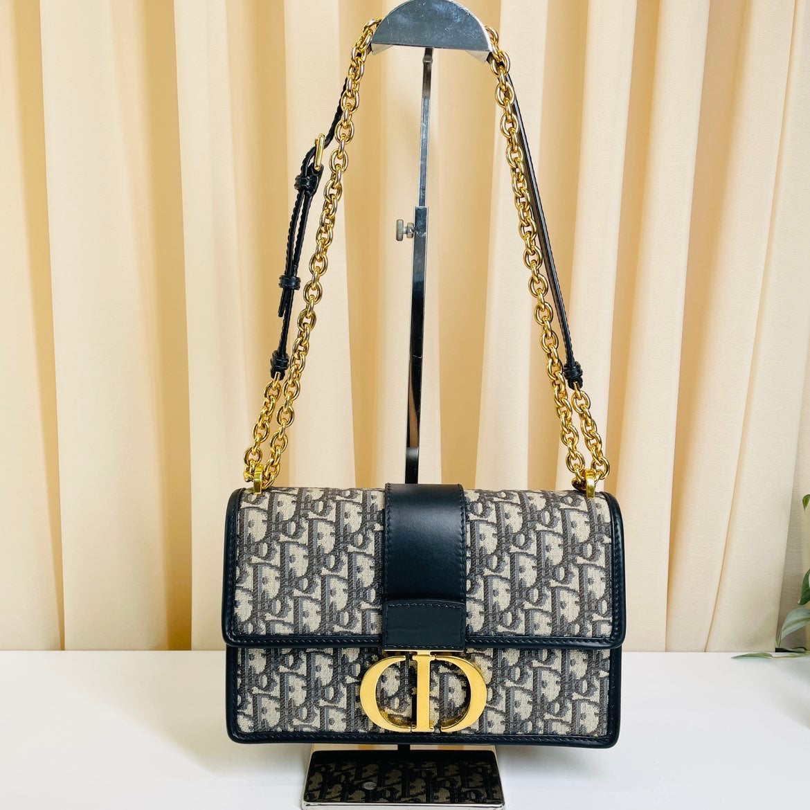 Christian Dior Montaigne Dior