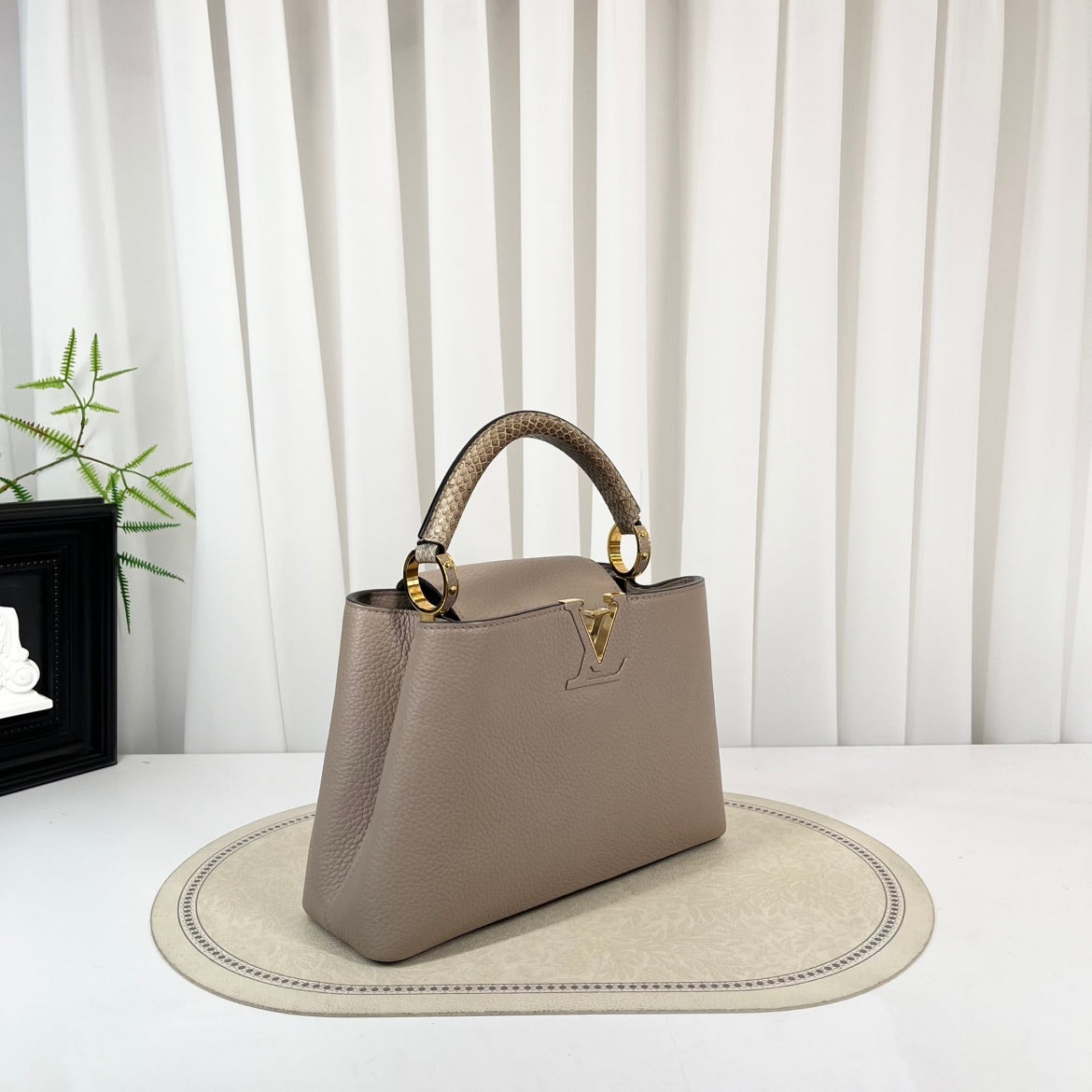 Louis Vuitton Capucines BB 27cm – Taupe Calfskin & Python Handle