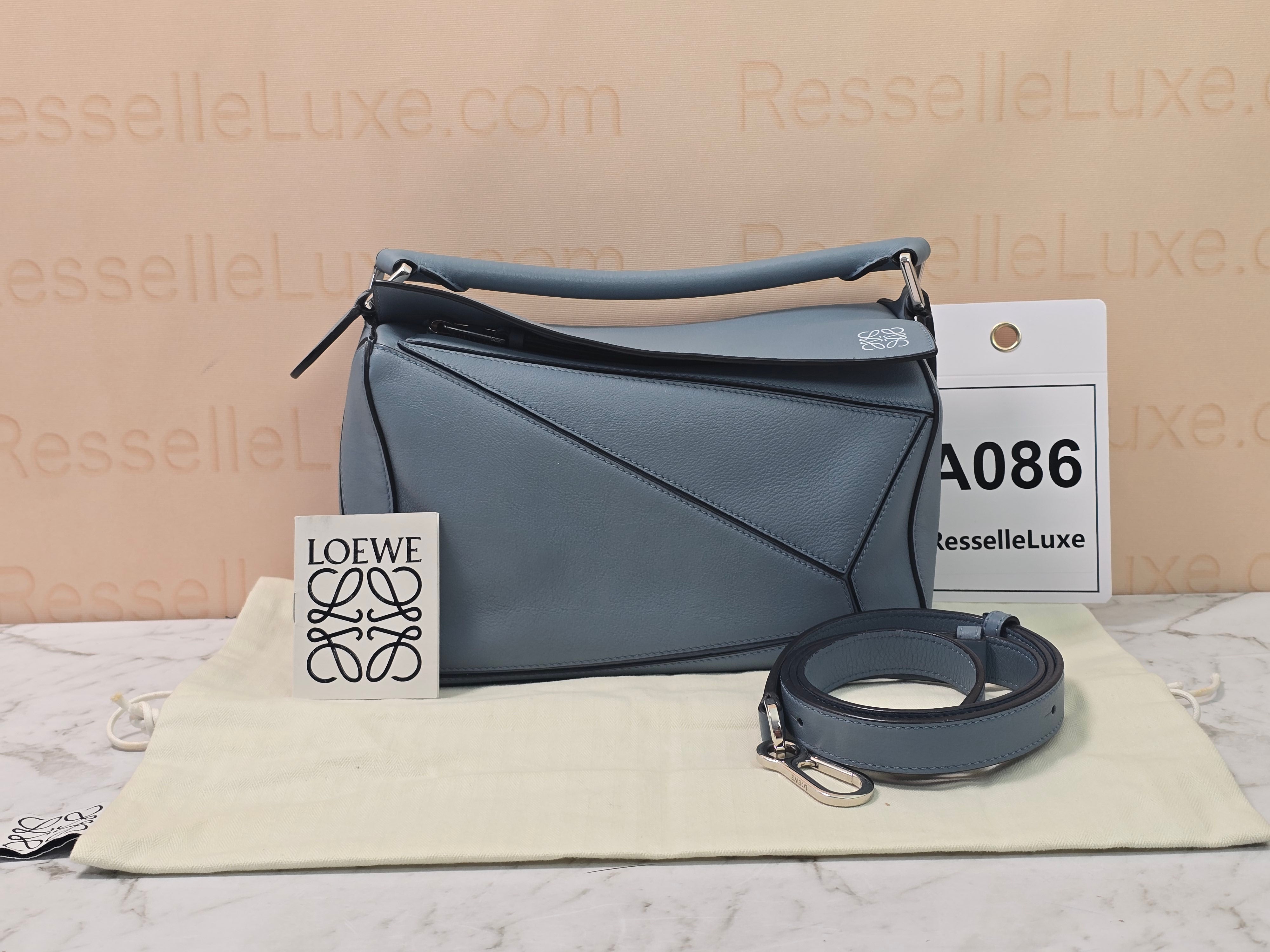 Loewe Puzzle Blue