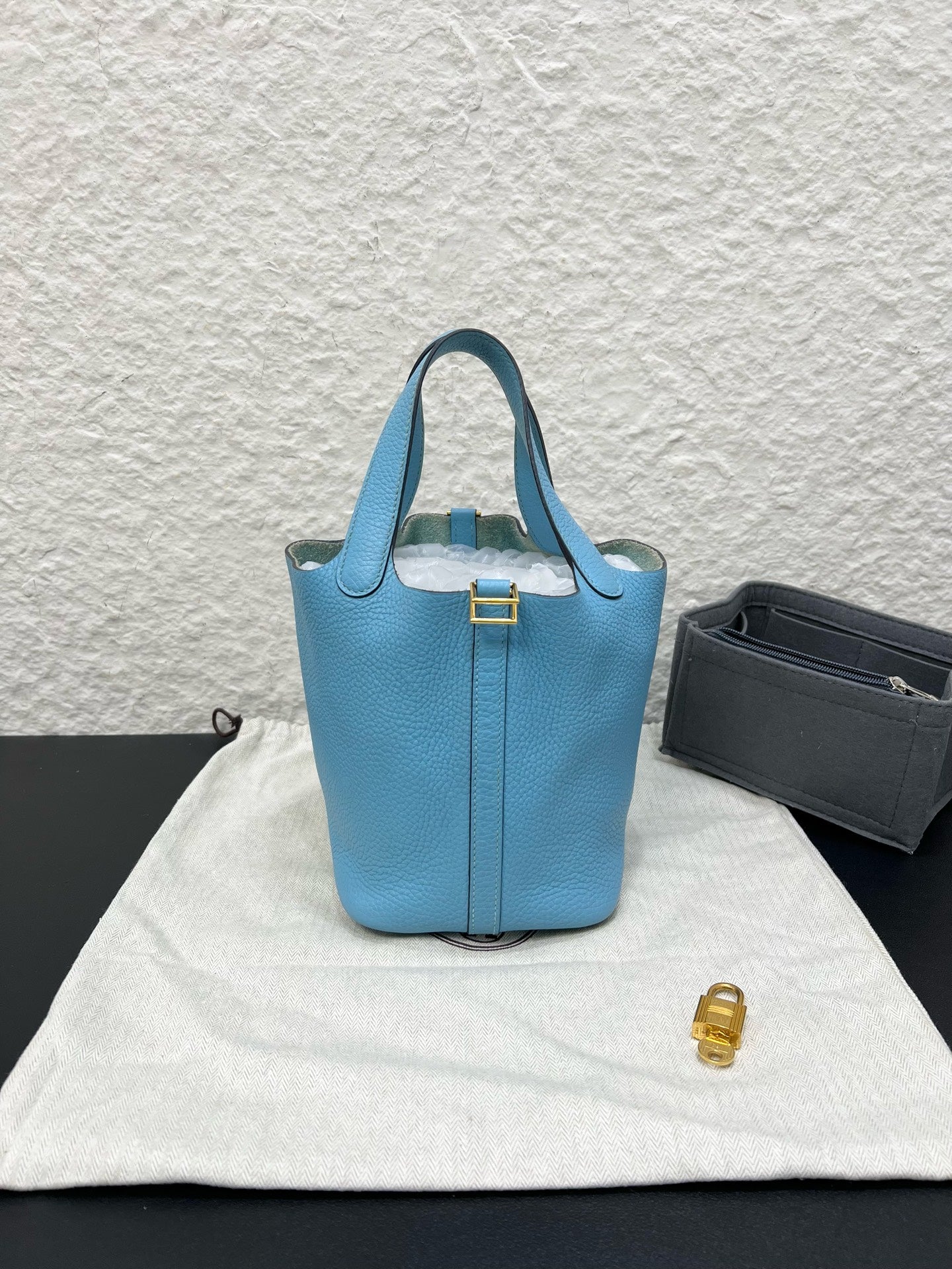 Hermès Picotin Lock 18 D Stamp Bleu Nord