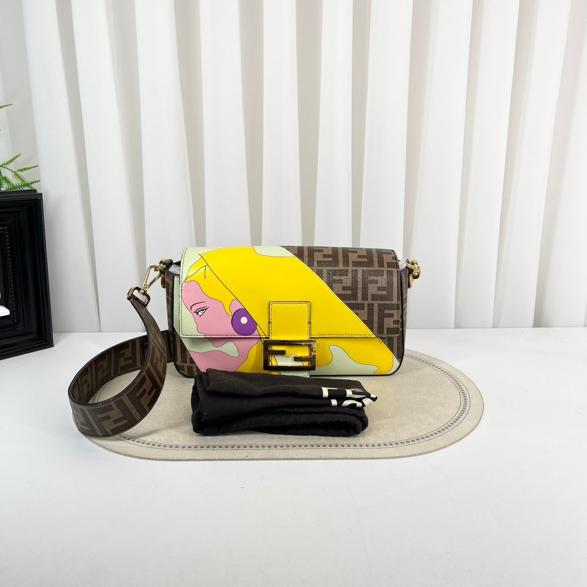 Fendi Baguette Artist Edition – 98% New – Canvas/Leather – Rare Limited Design